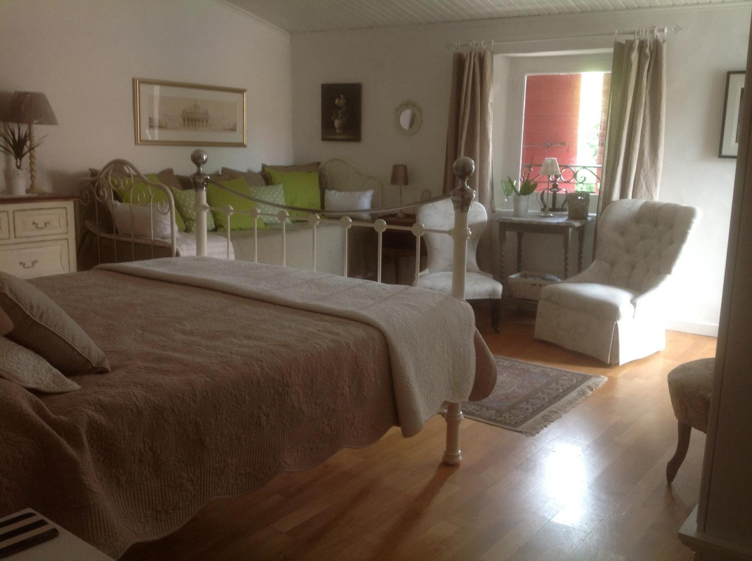 Deluxe Double Room with Balcony photo 1