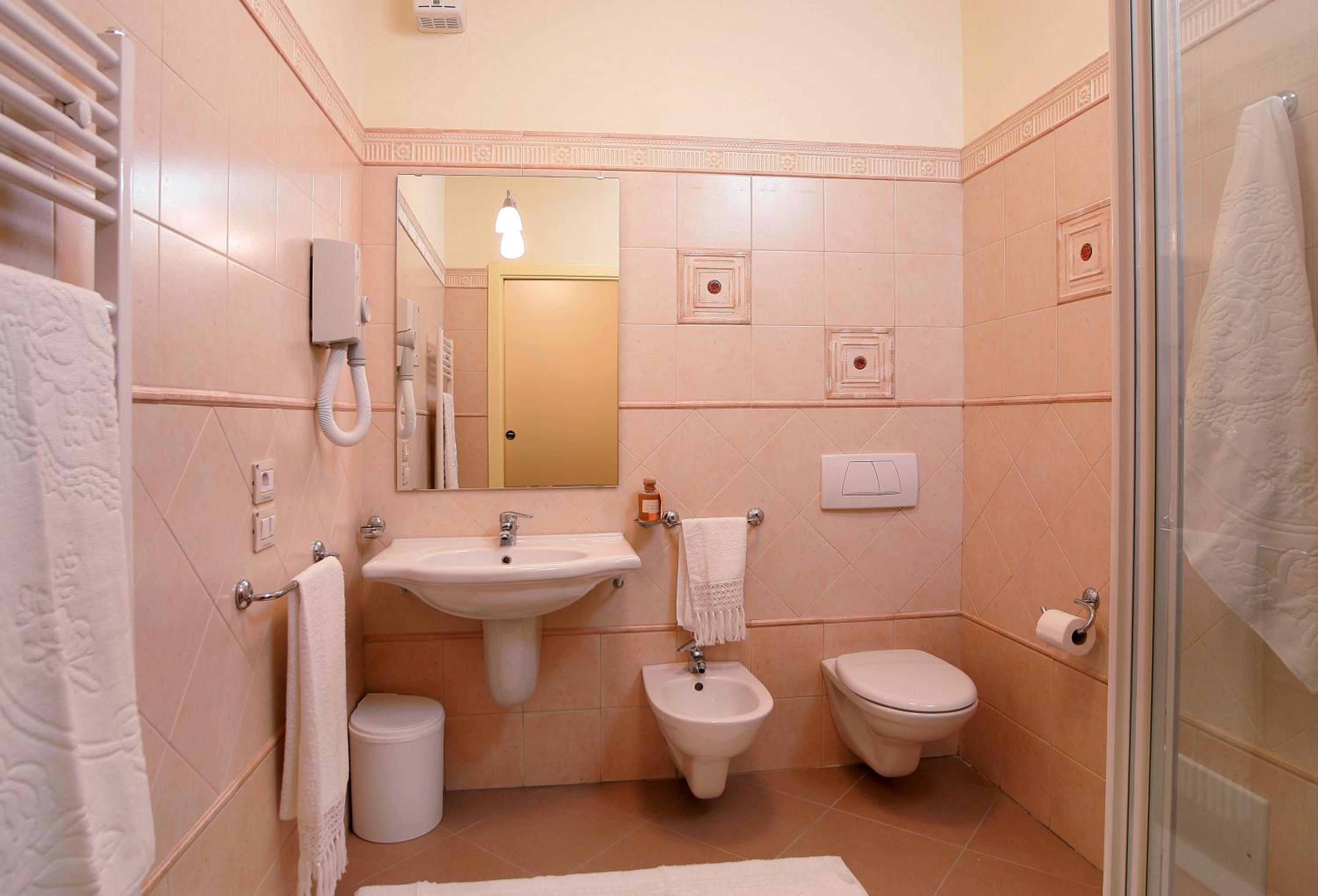 One-Bedroom Apartment with Balcony photo 3