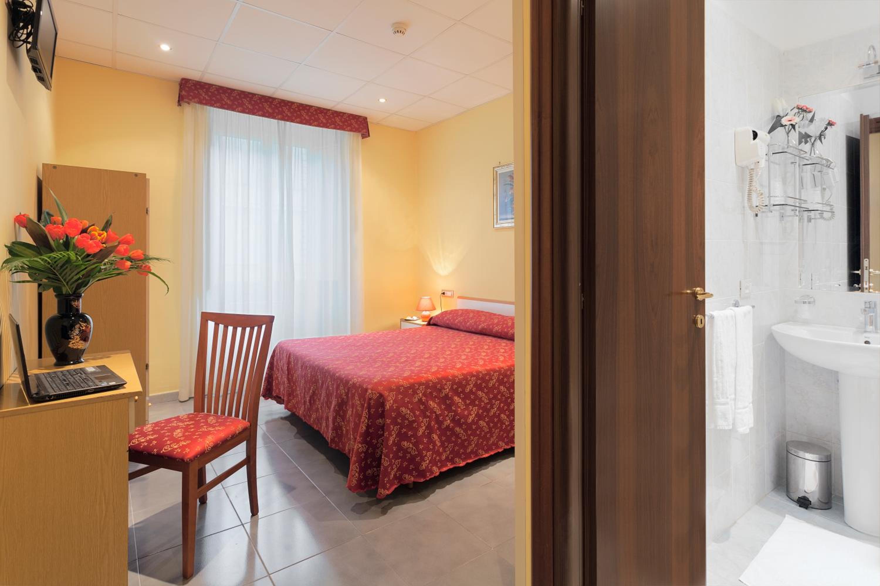 Double Room photo 3