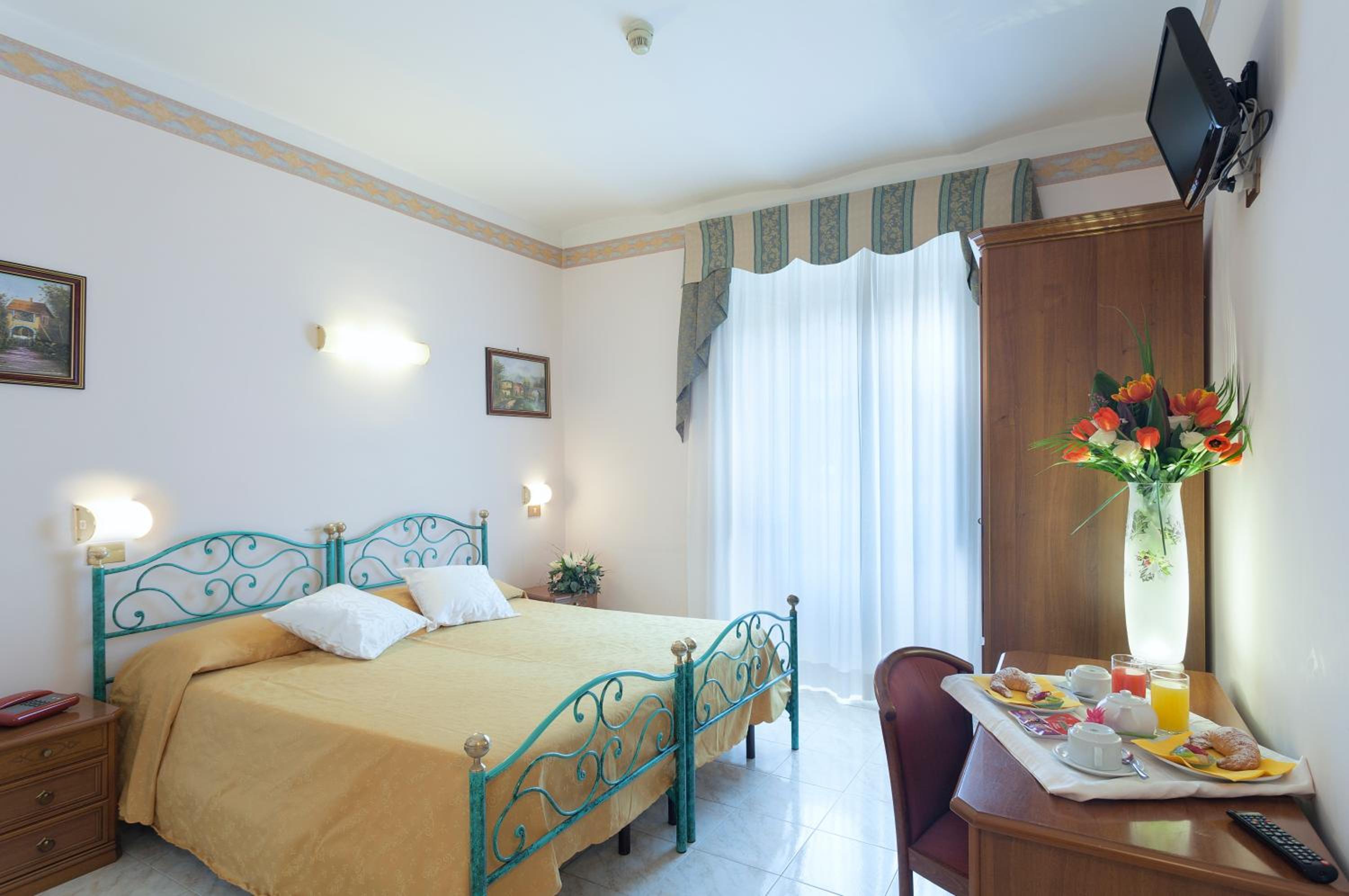 Quintuple Room (5 Adults) photo 1