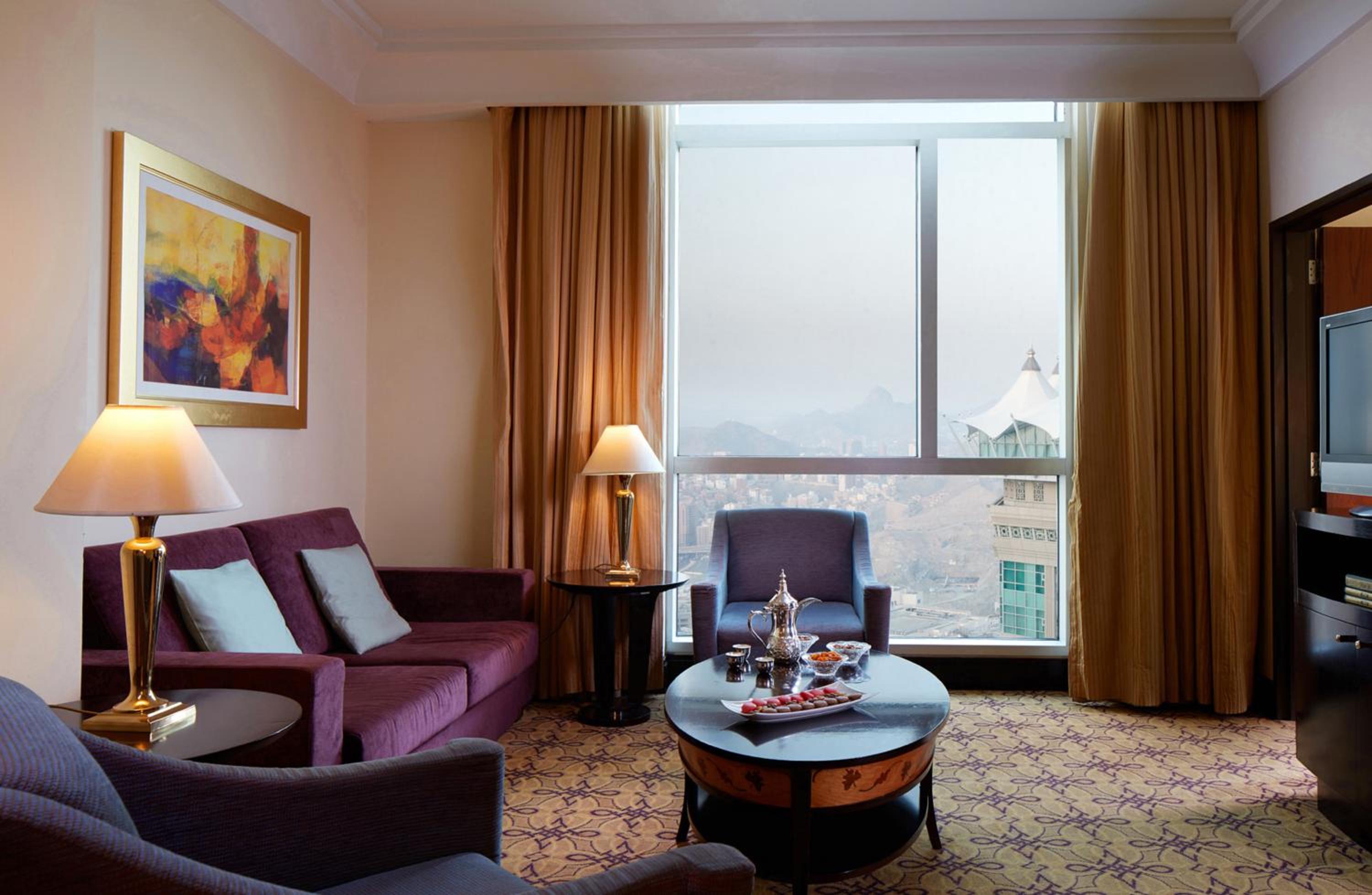 Junior Suite with City View - Photo 2