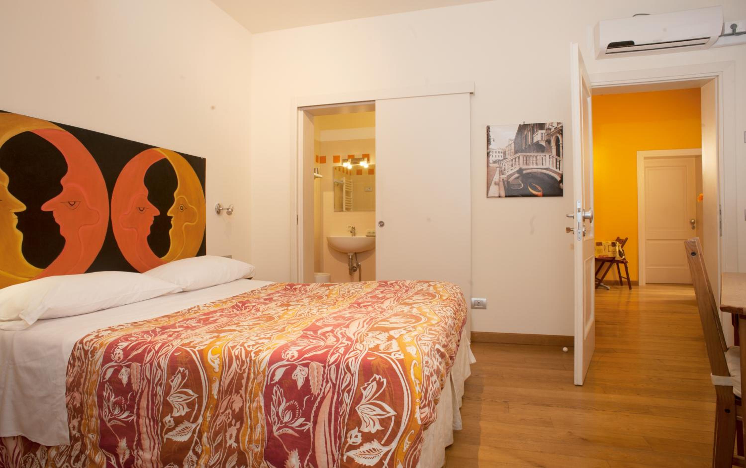 Double Room with Private Bathroom photo 2