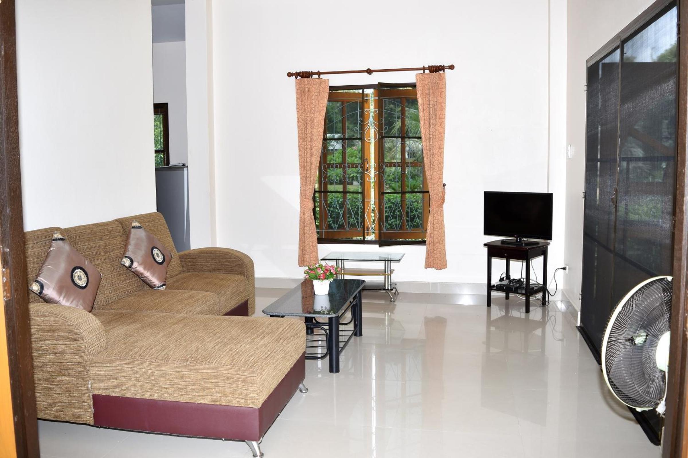 One-Bedroom House photo 3