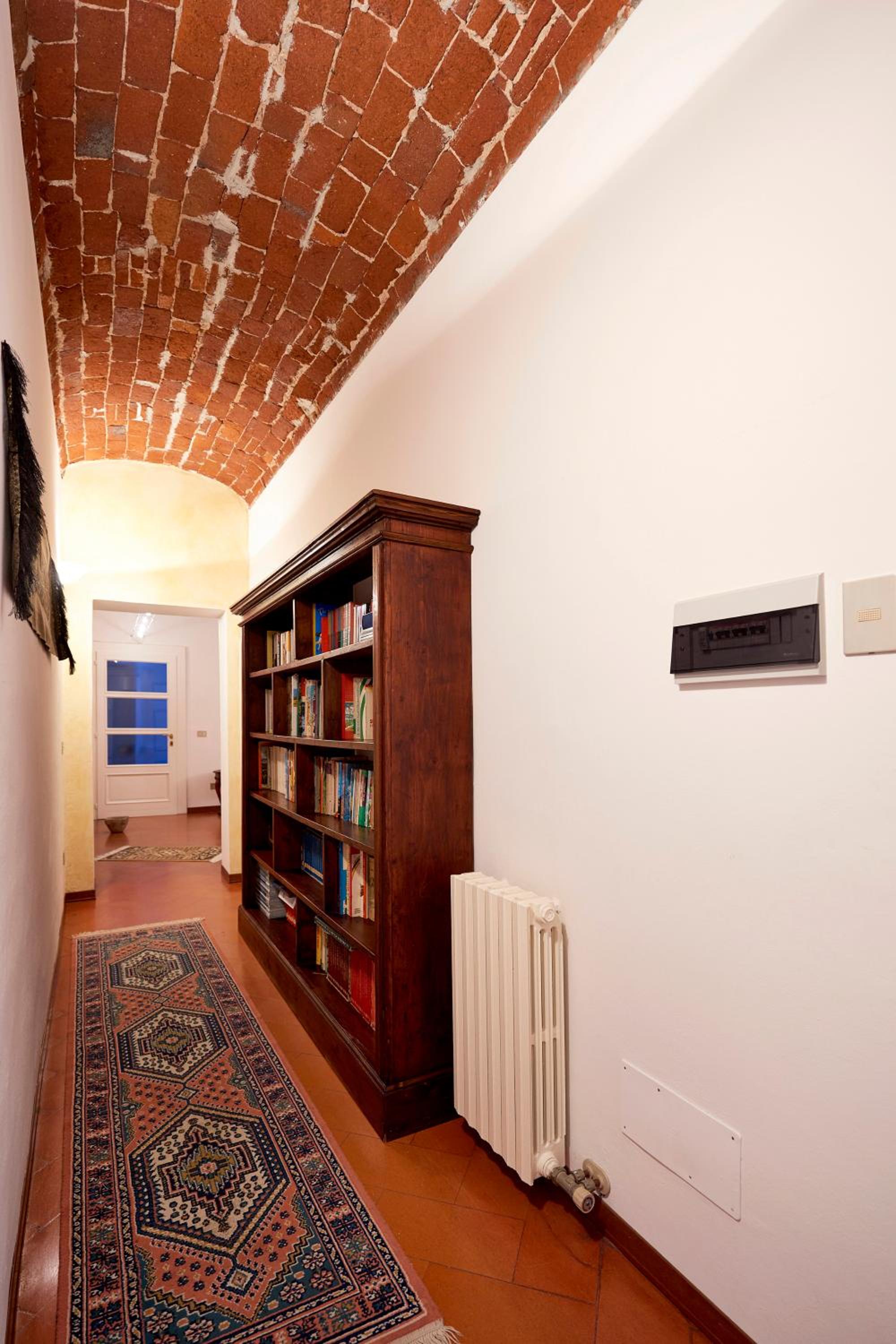 Three-Bedroom Apartment with Balcony photo 2