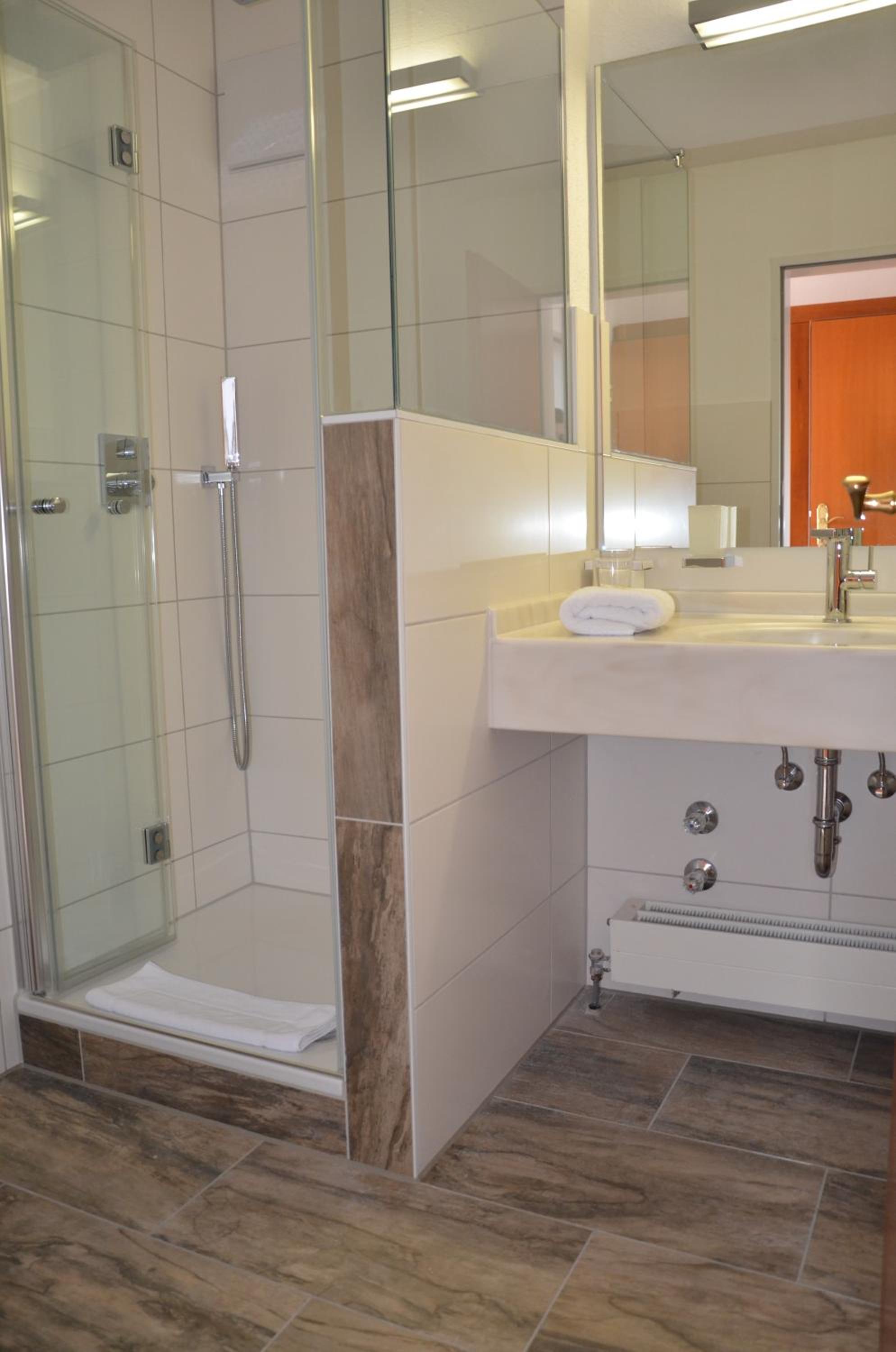 Double Room with Lake View and Balcony photo 2