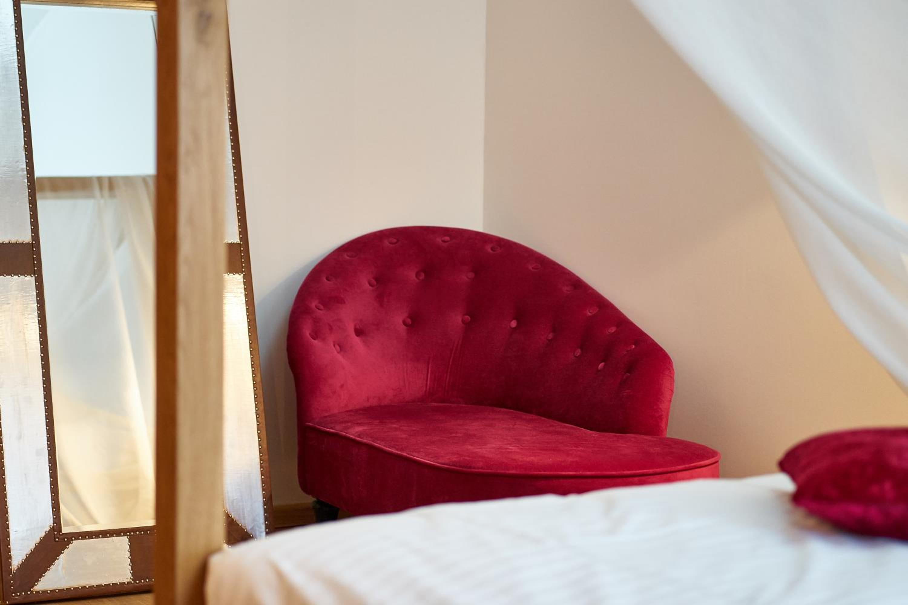 Deluxe King Room - Photo 25