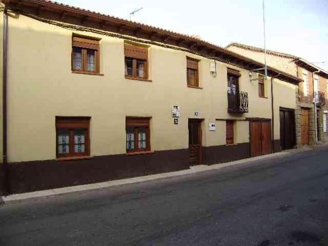 Six-Bedroom House photo 2