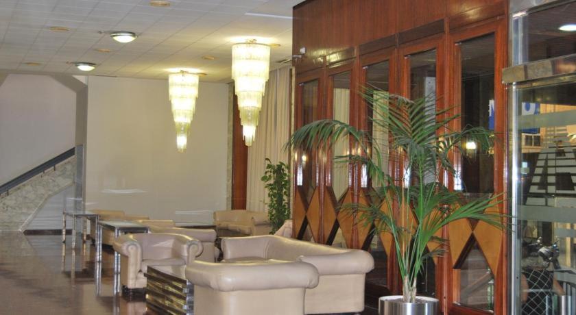 Suite with Balcony - Photo 32