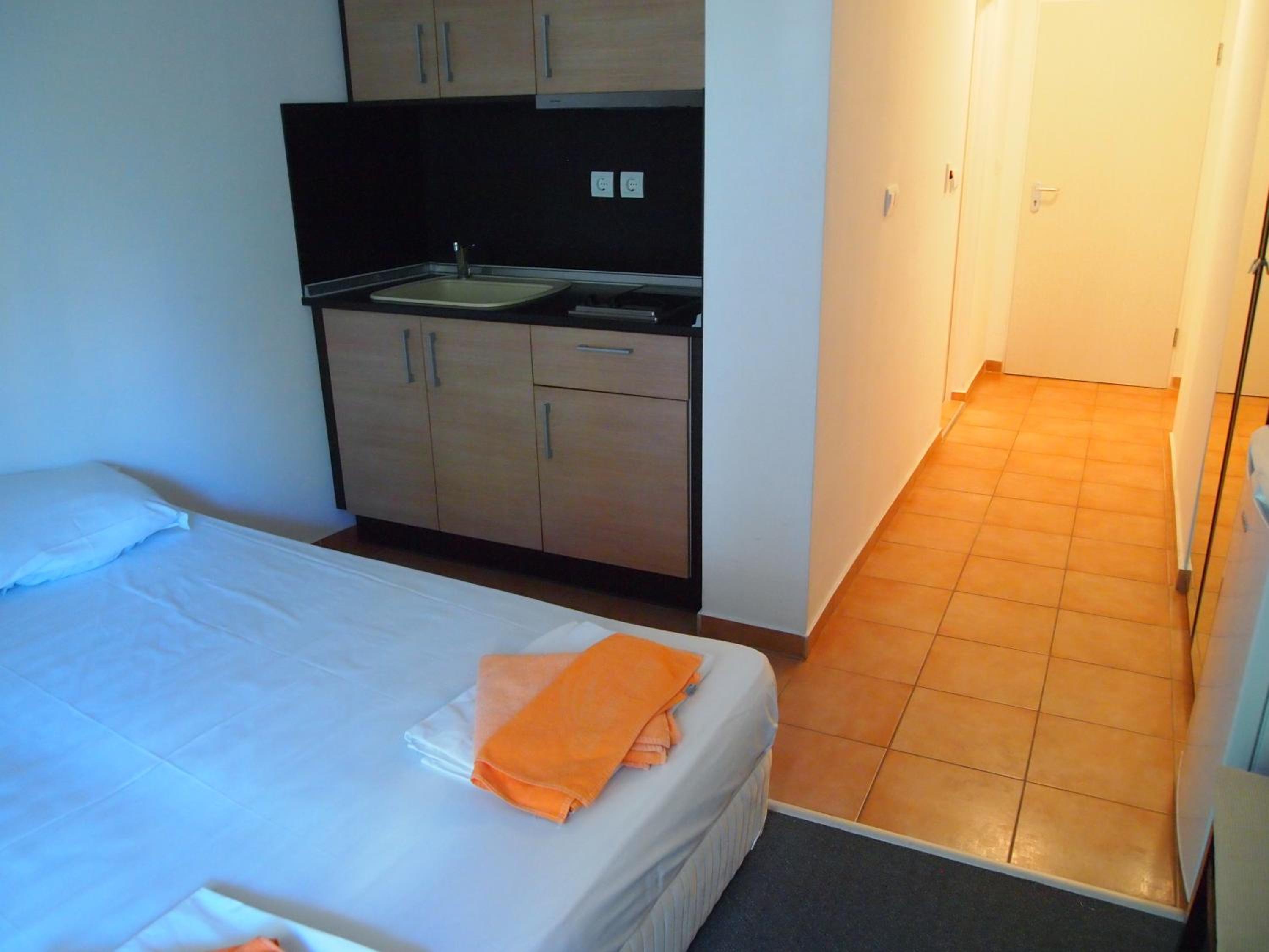 Apartment with Balcony photo 3