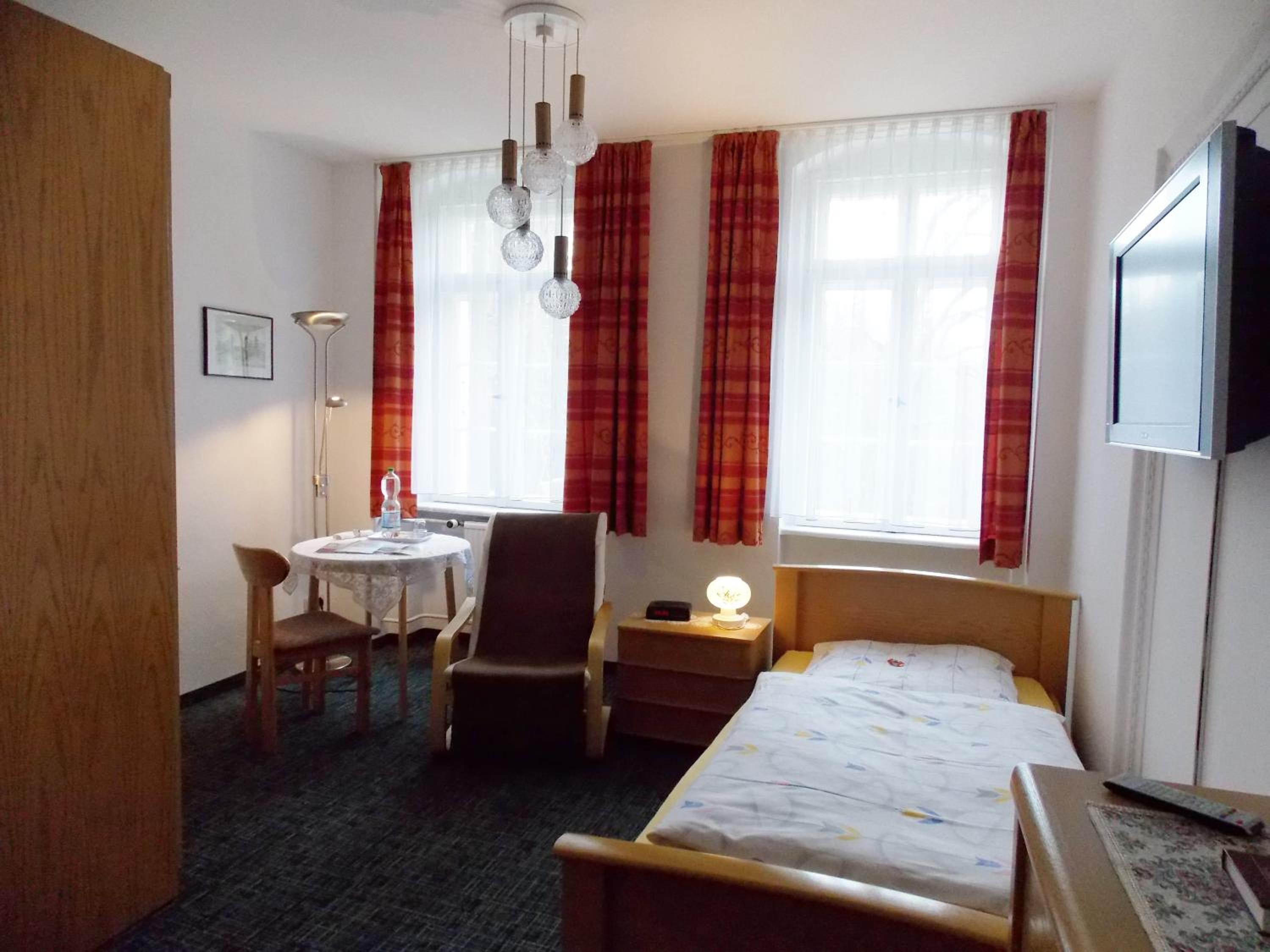 Single Room photo 2