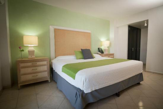Double Room with Two Double Beds - Photo 1