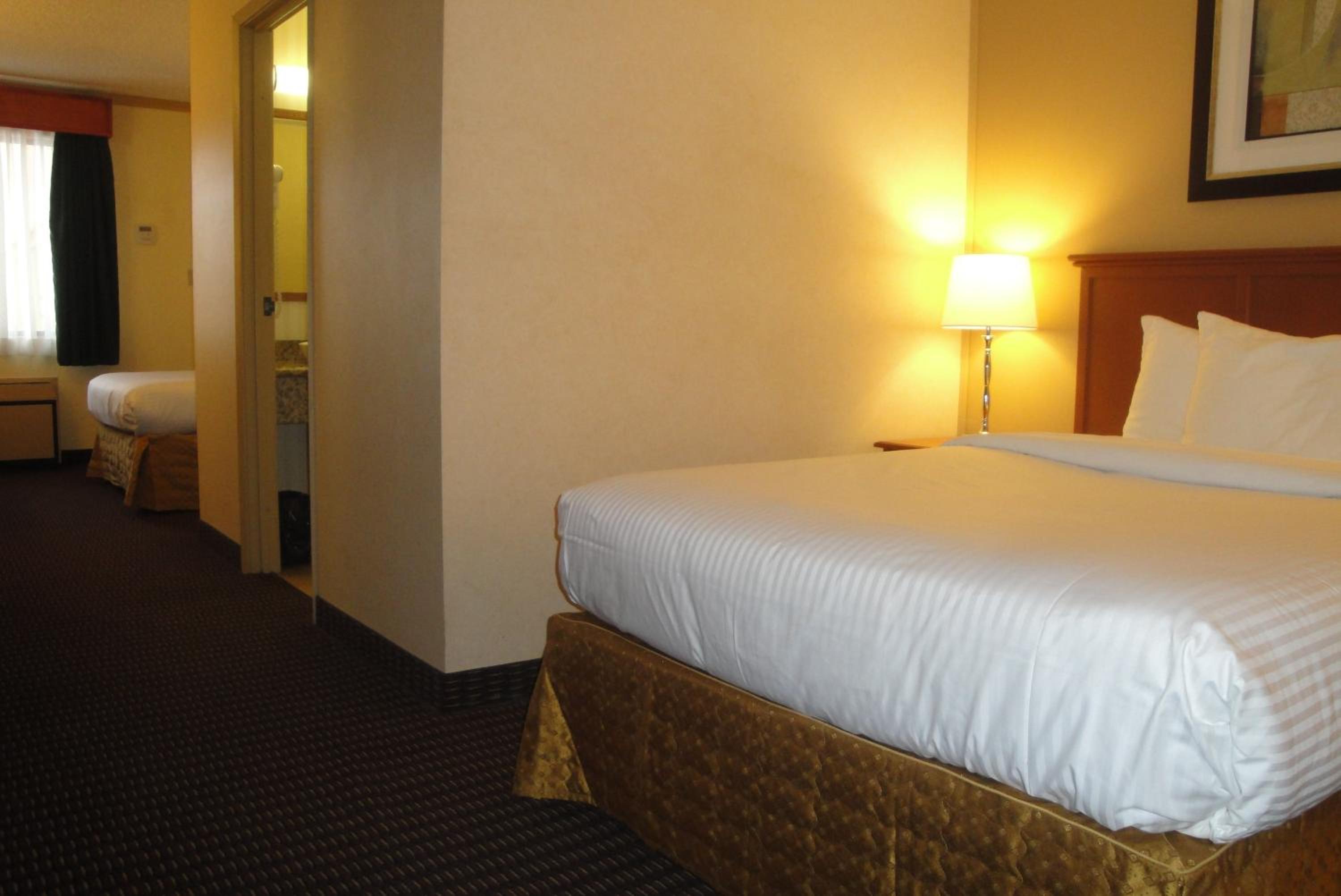 Double Room with Two Double Beds - Non-Smoking