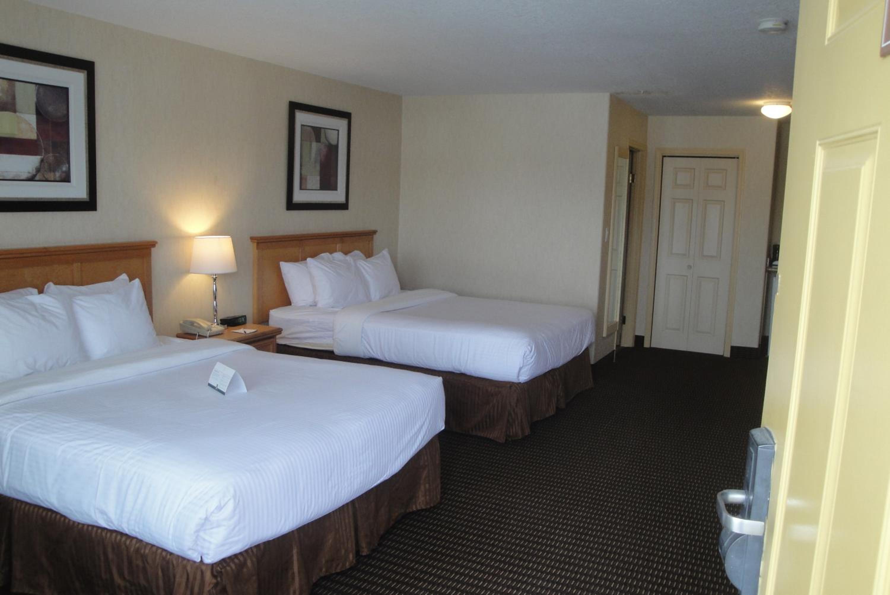 Deluxe Room with Two Queen Beds - Non-Smoking