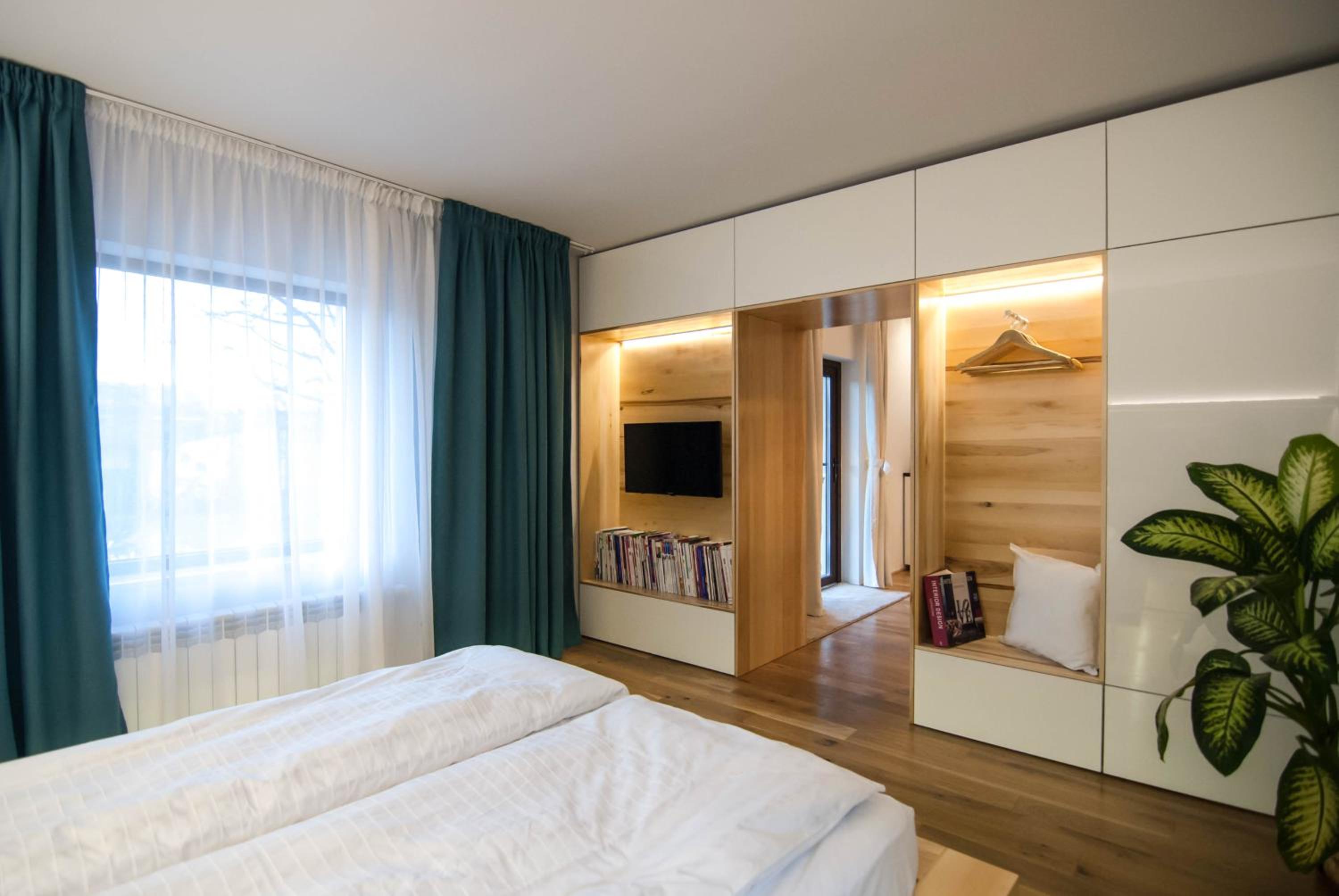 Apartment with Garden View - Photo 12