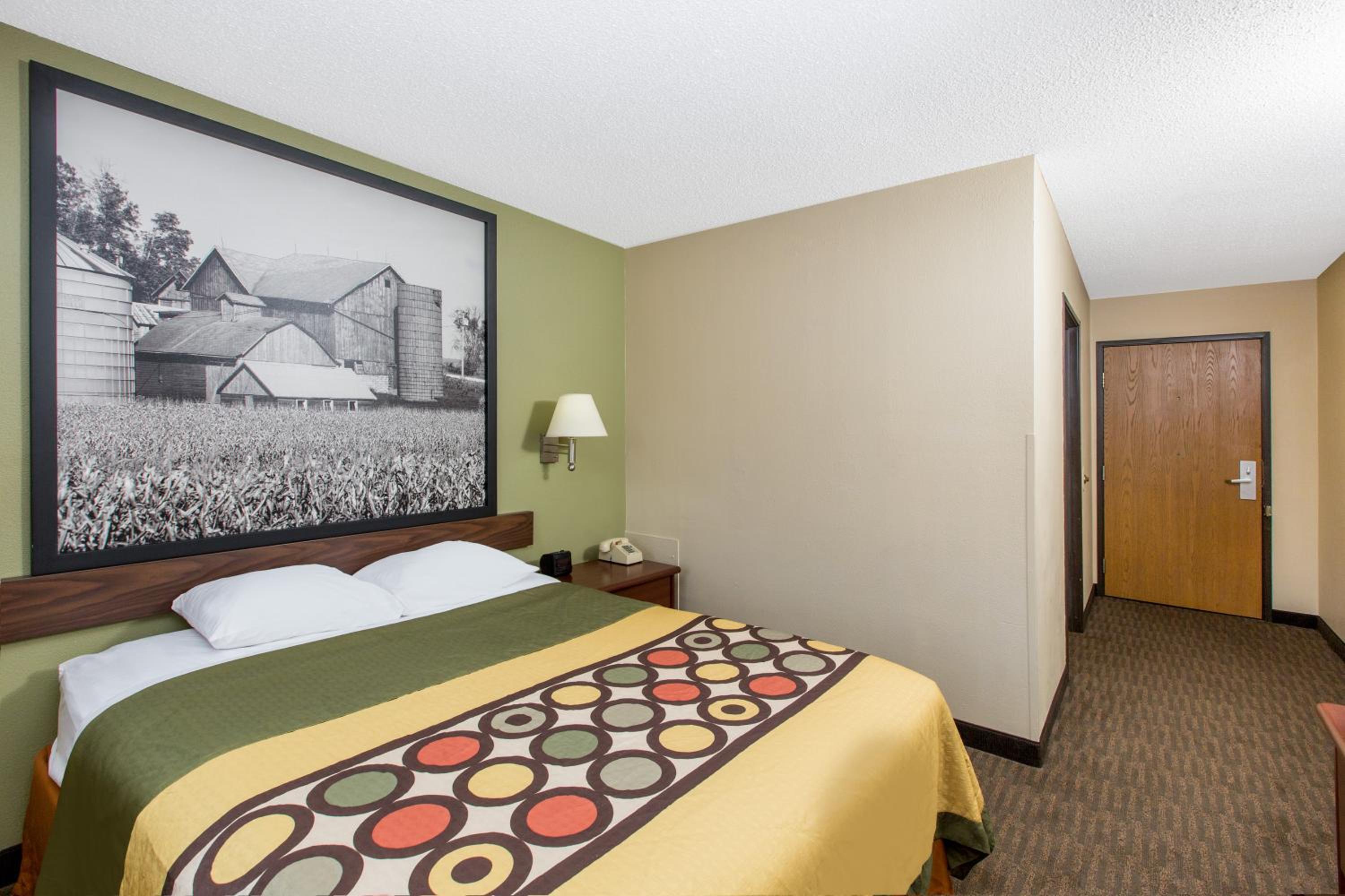 Queen Room - Mobility Access/Non-Smoking - Photo 4