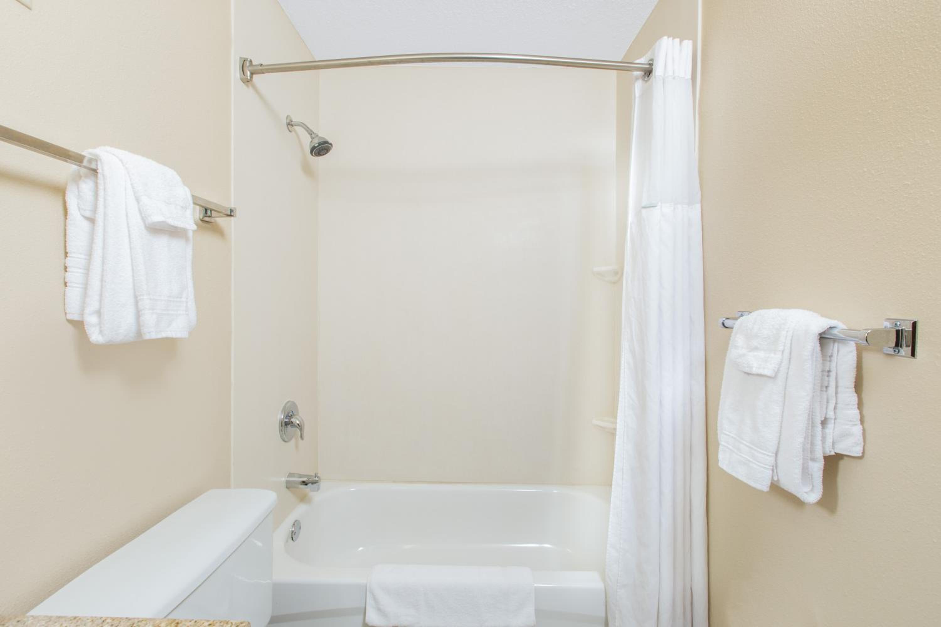 Double Room with Two Double Beds - Non-Smoking - Photo 2