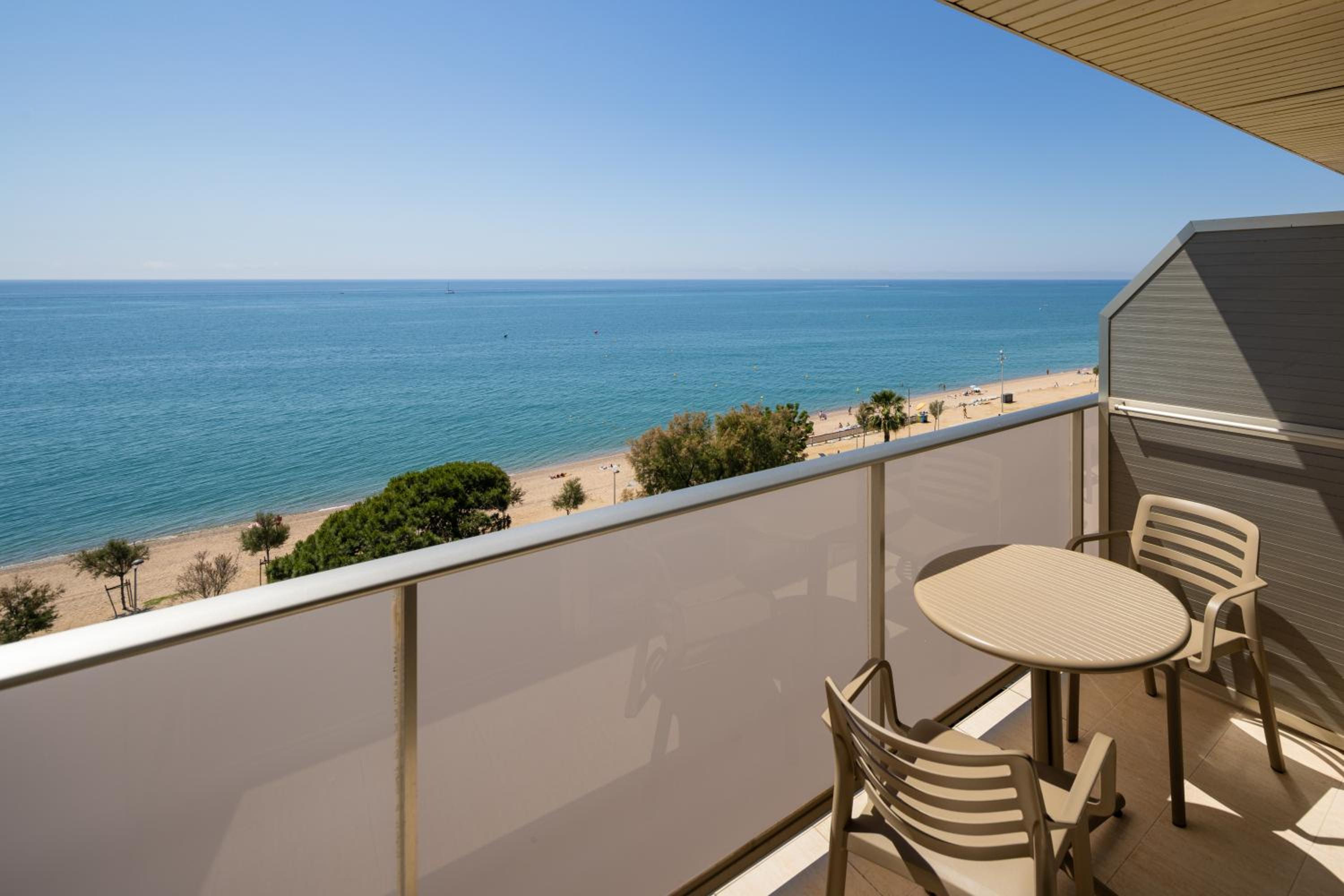 Superior Room with Sea View (2AD) photo 2