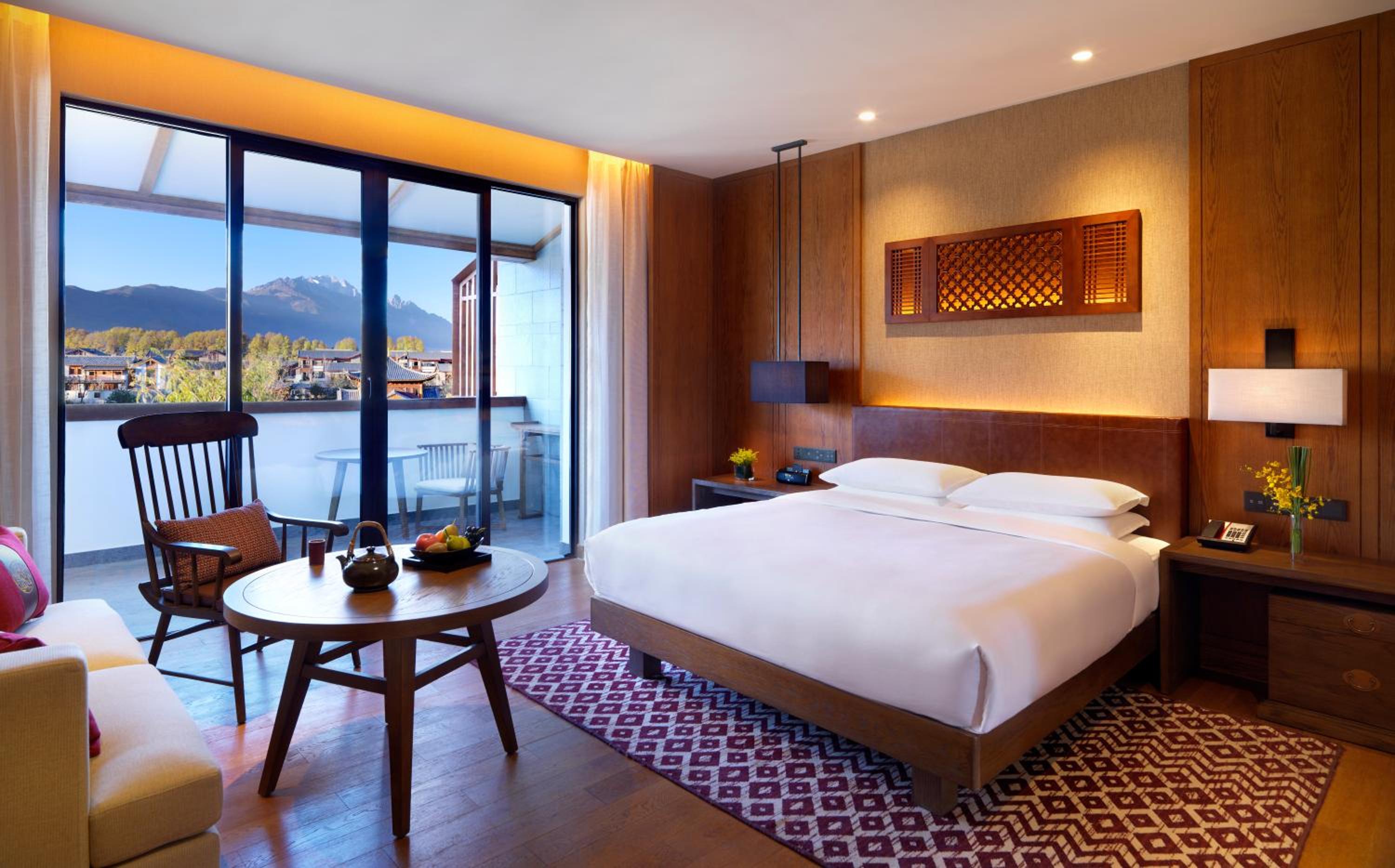 King Room with Mountain View photo 2