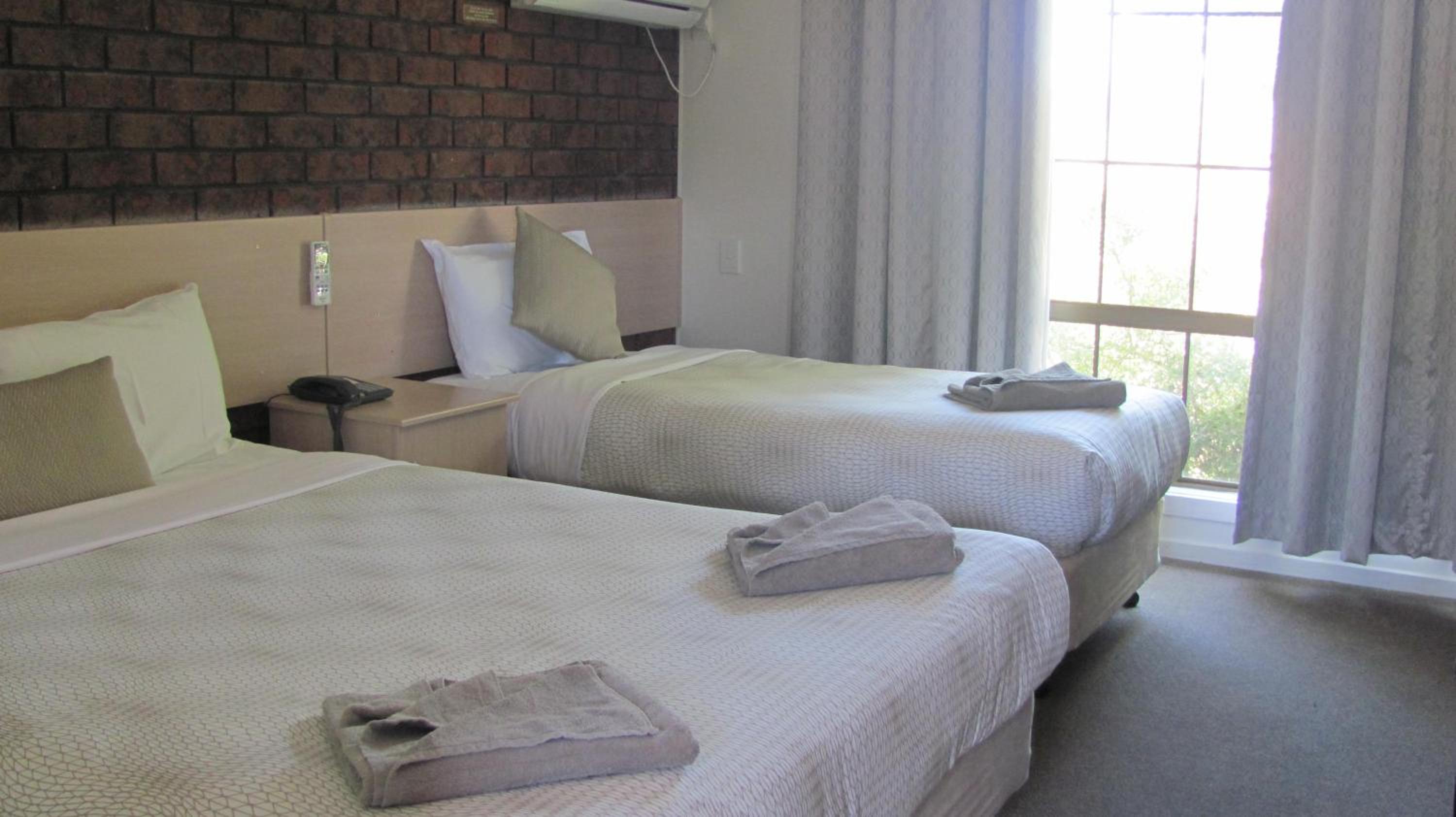 Standard Double or Twin Room - Photo 4