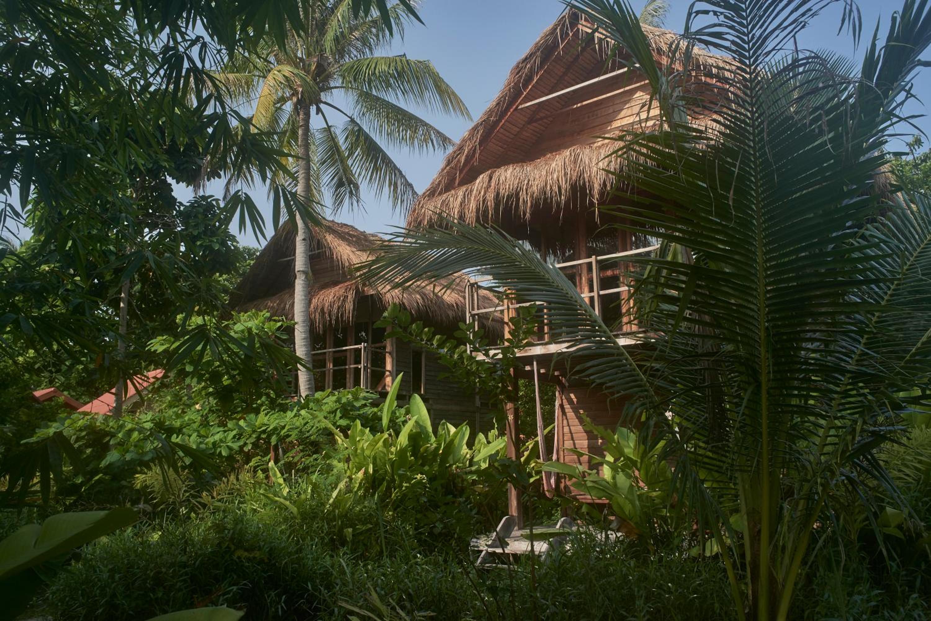 Large Breezy Bungalow with Garden View photo 3