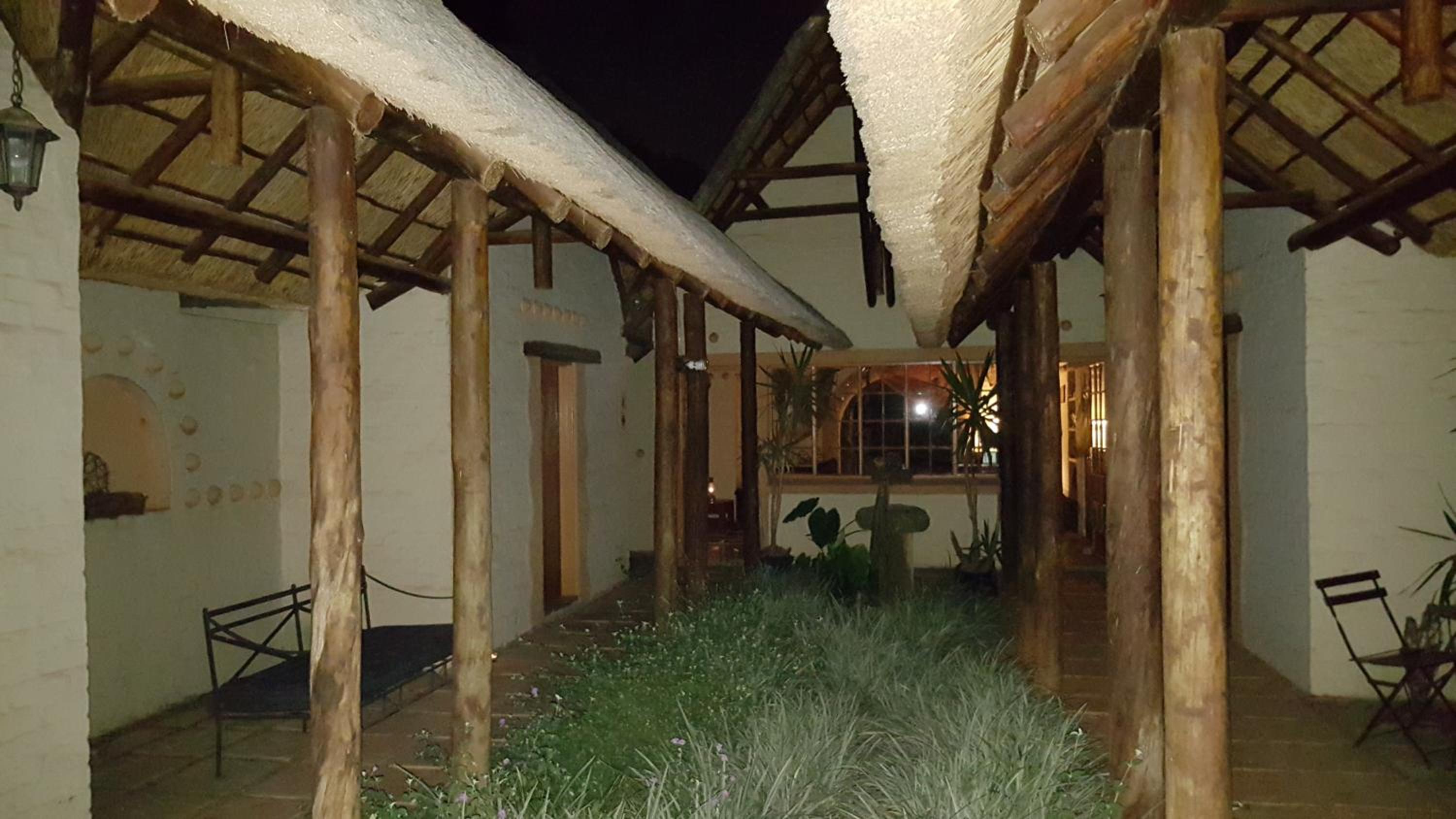 King Room with Garden View - Photo 10