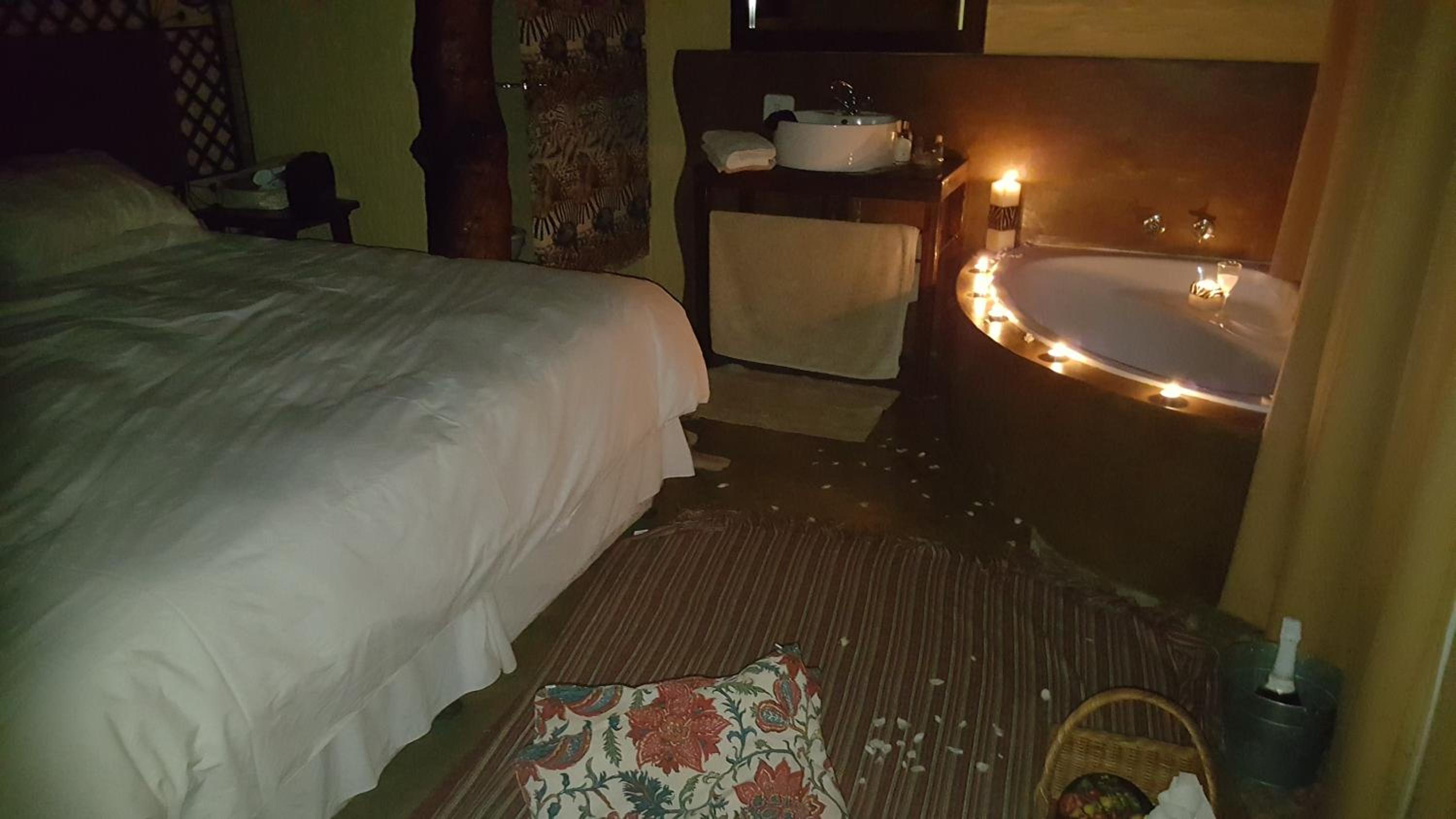 Deluxe King Room - Photo 36