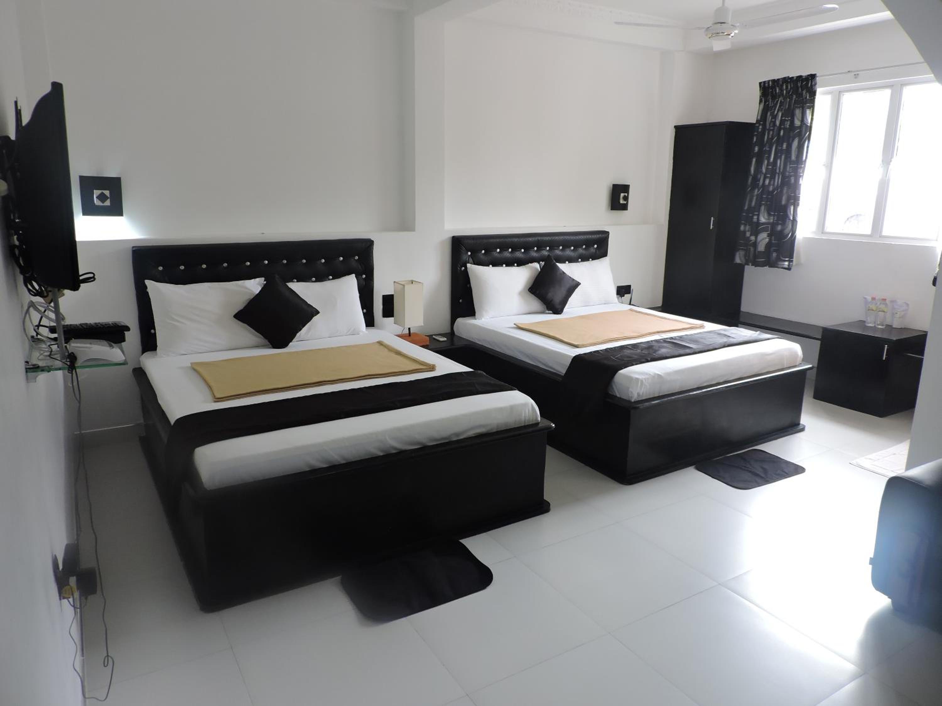 Deluxe Family Suite photo 3