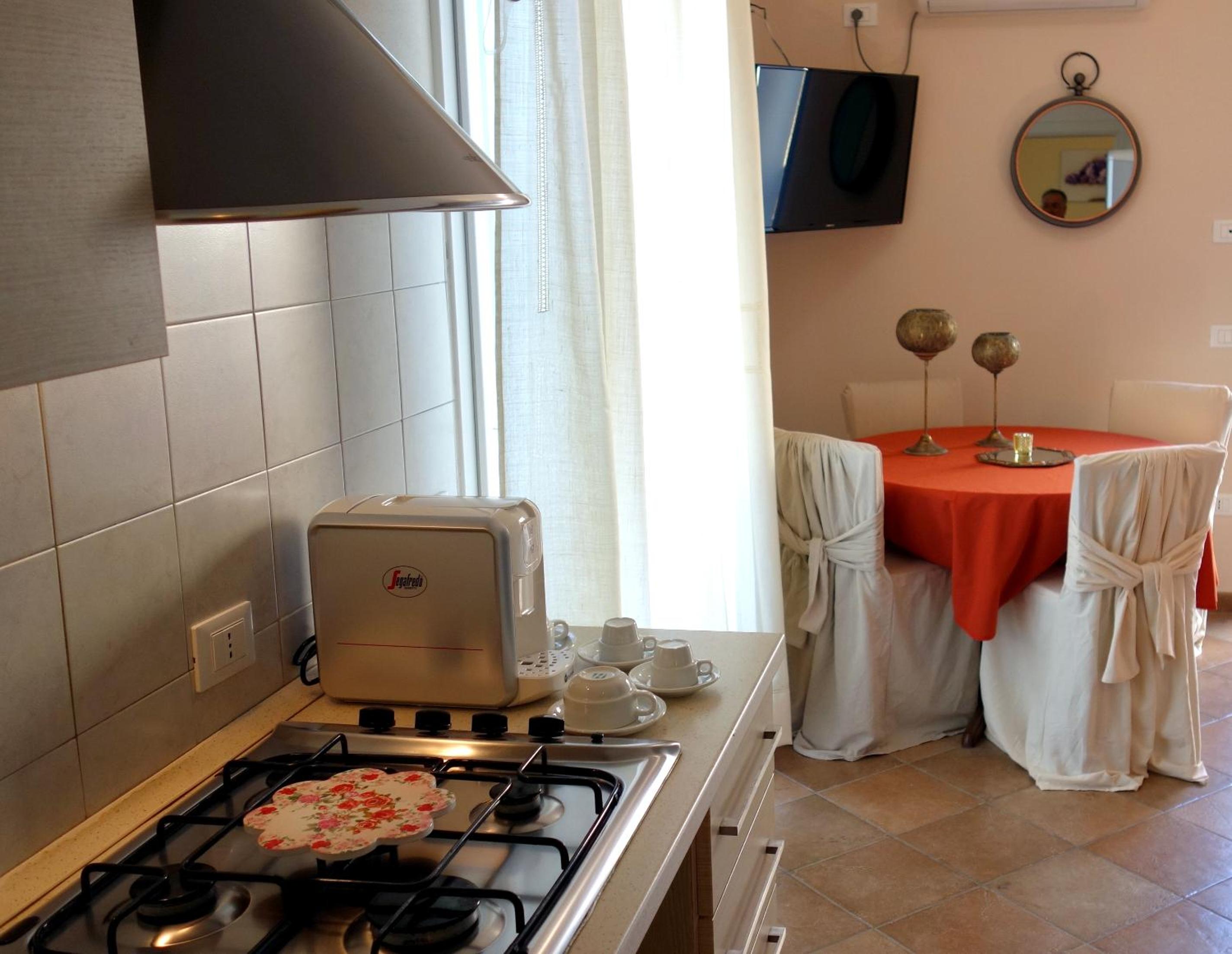 Superior One-Bedroom Apartment (2 Adults) - Photo 3