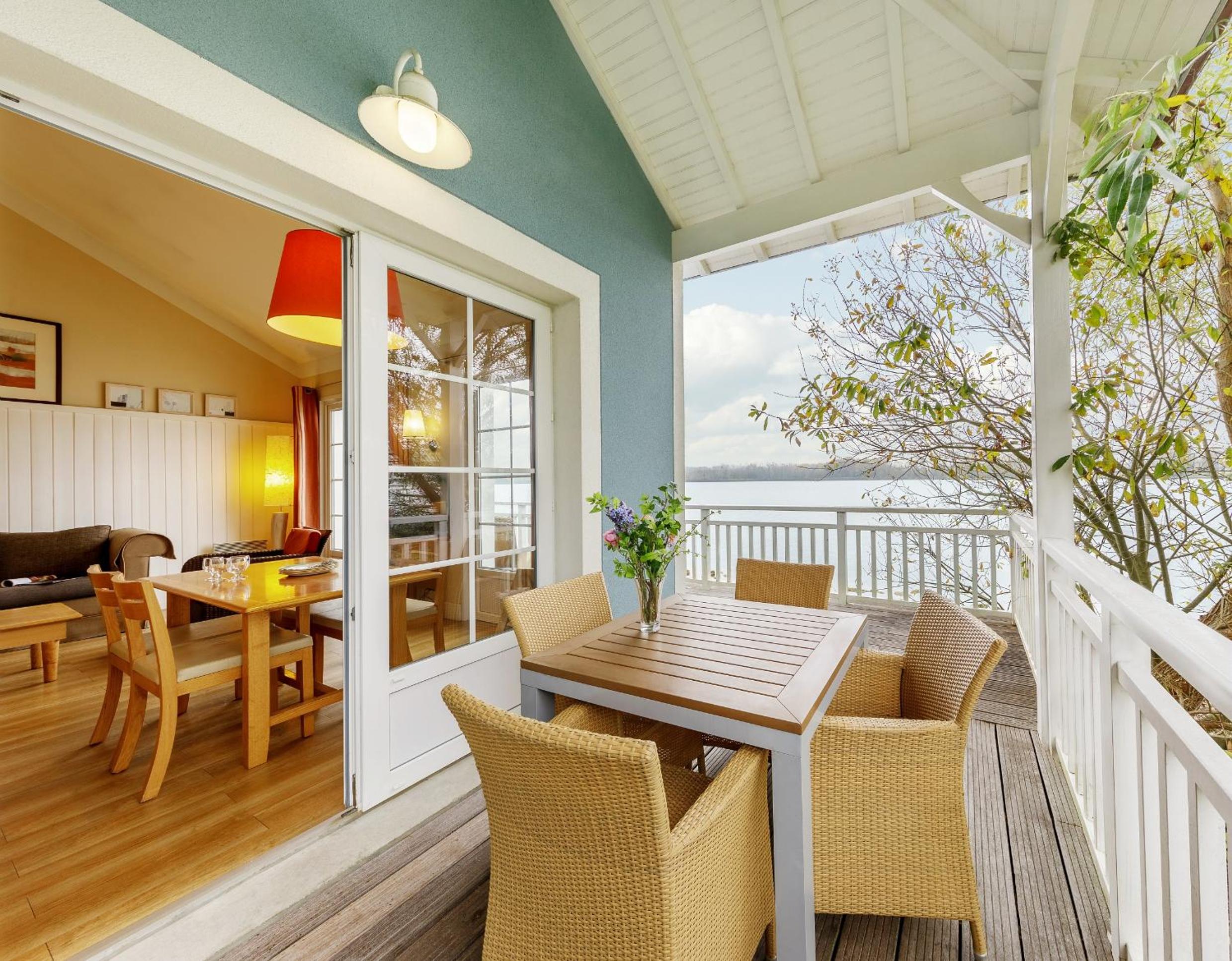 Premium Lakeside Cottage (6 People) photo 2
