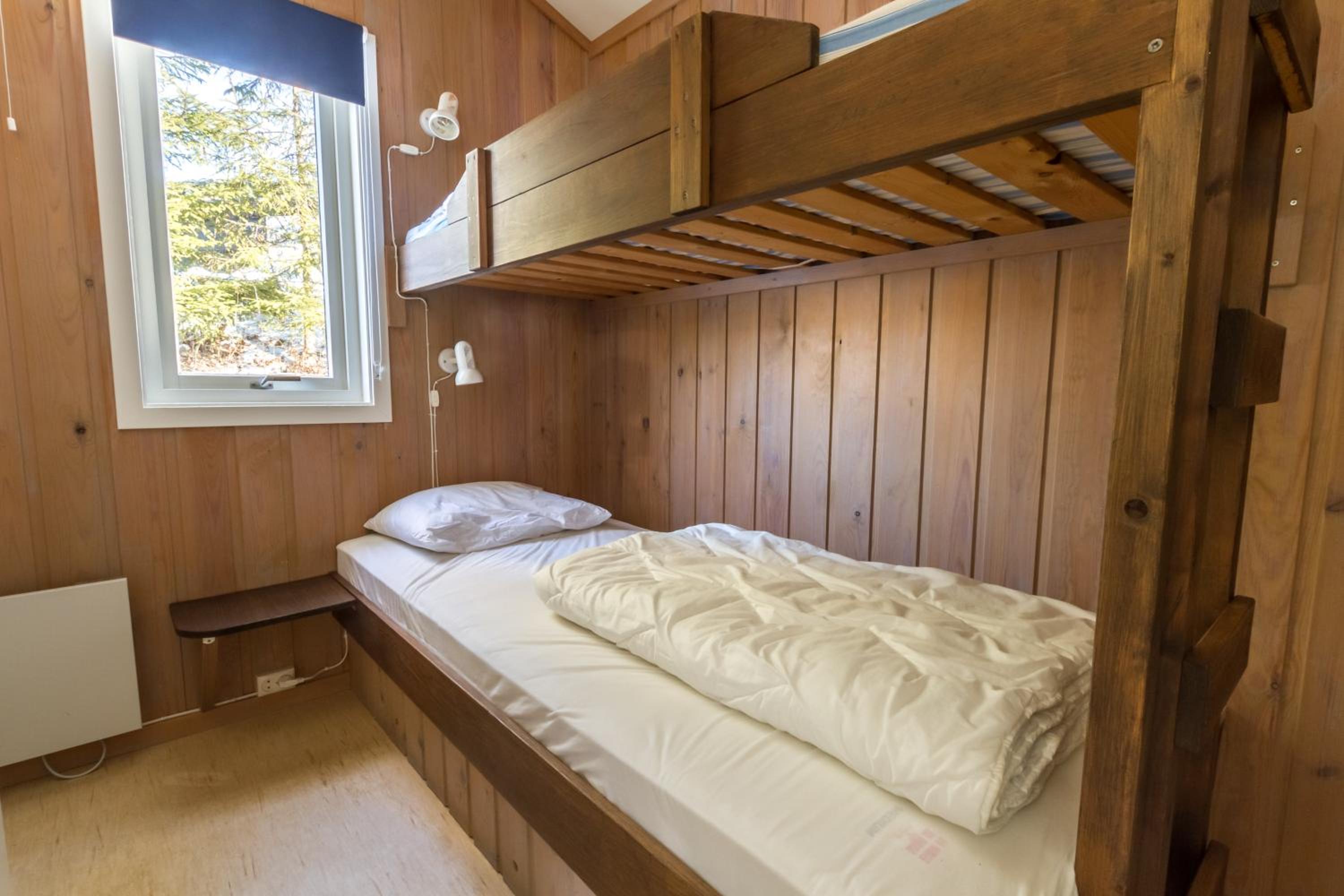 Two-Bedroom Cottage (4 Adults) photo 3