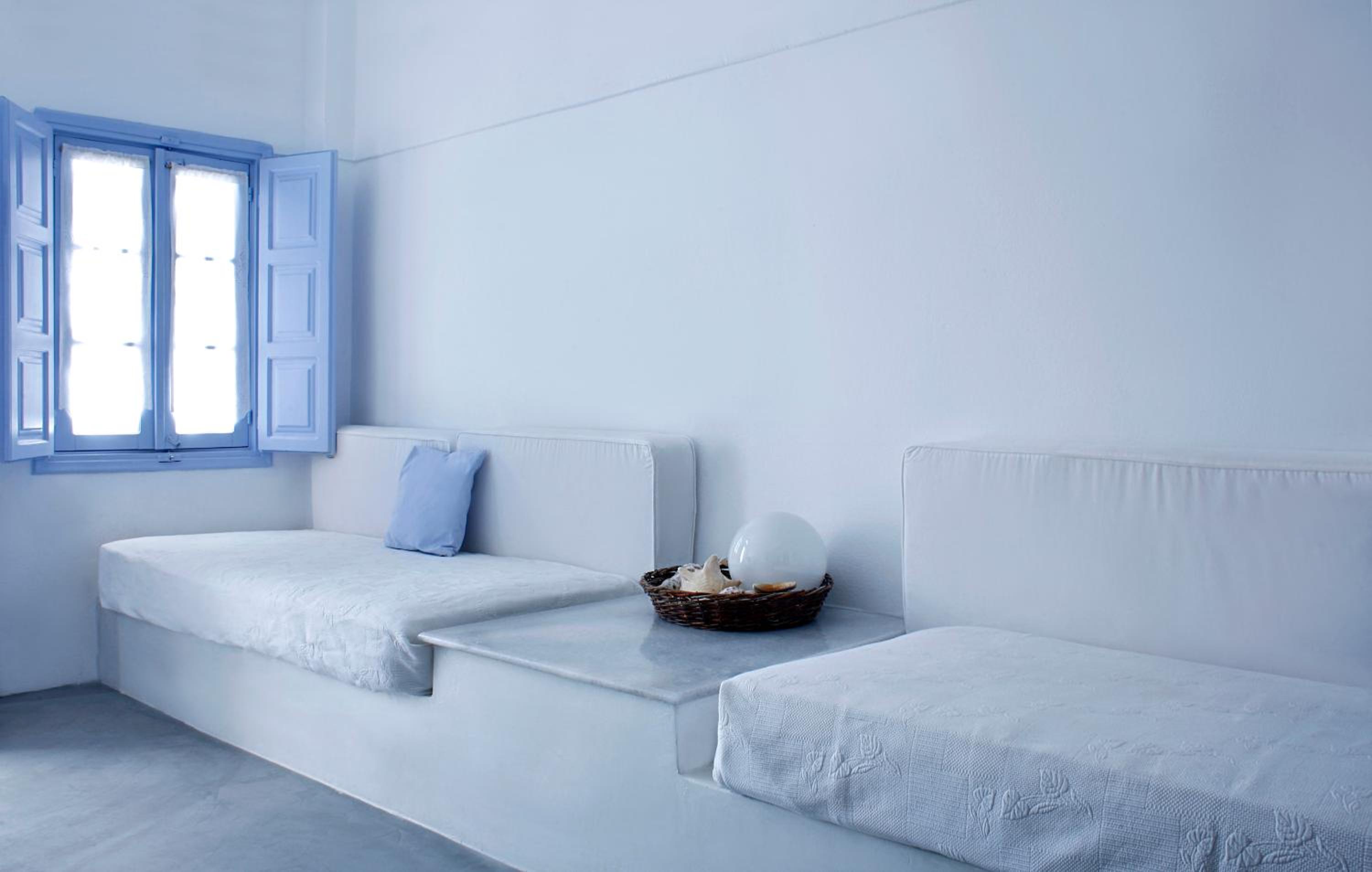 Superior Family Room with Caldera View