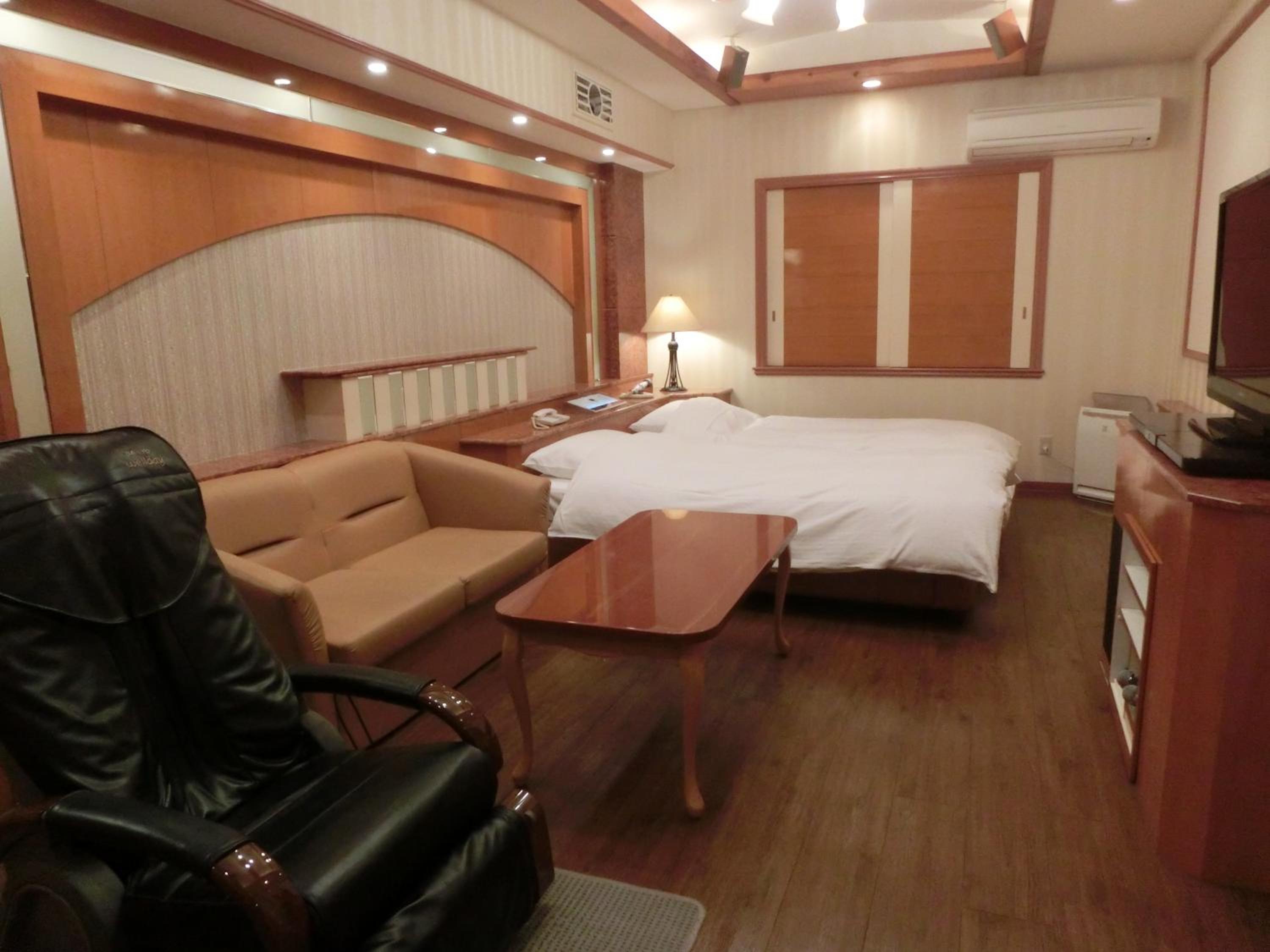 Deluxe Twin Room - Non-Smoking photo 1