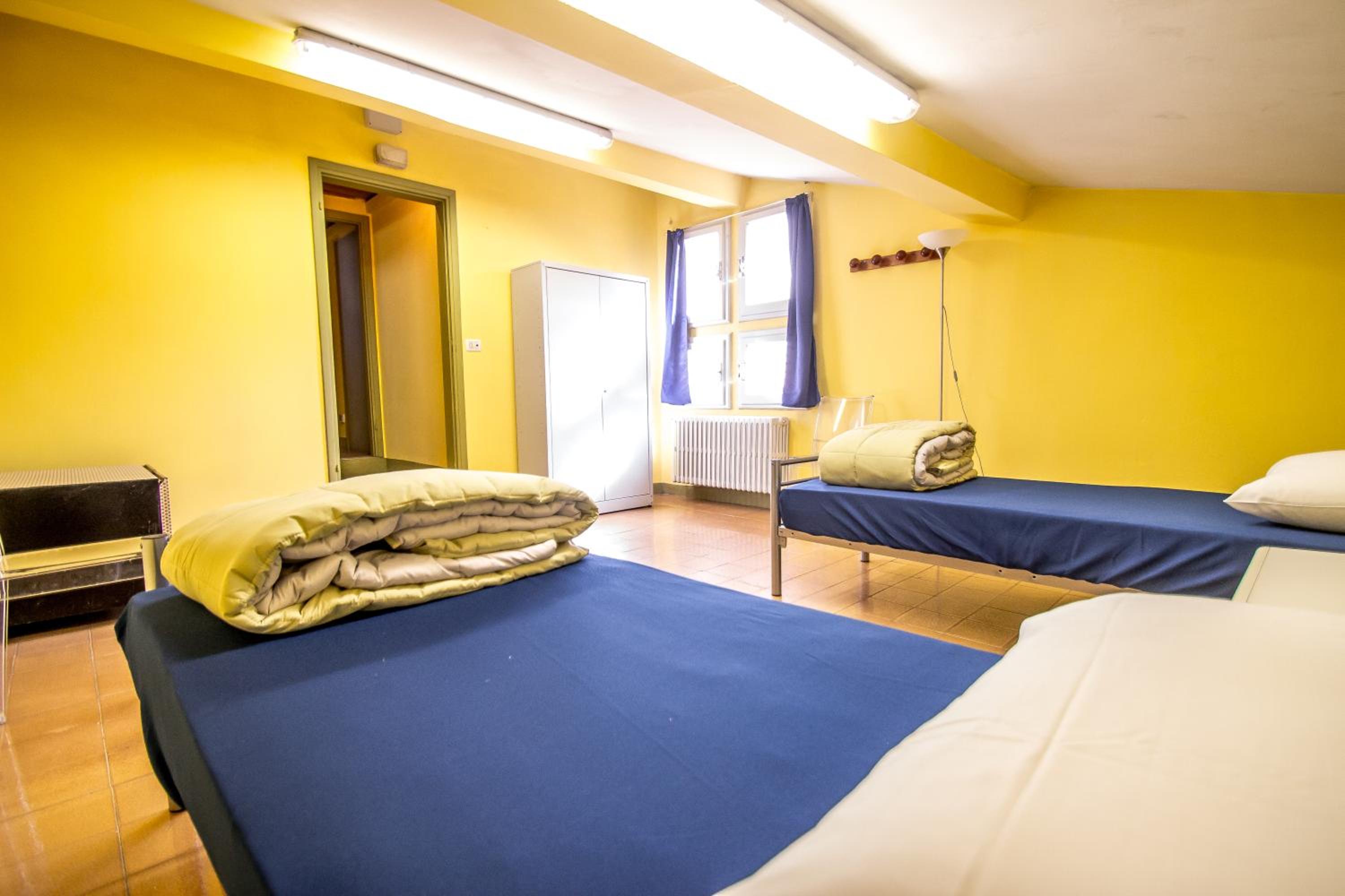 Twin Room with Private Bathroom photo 3