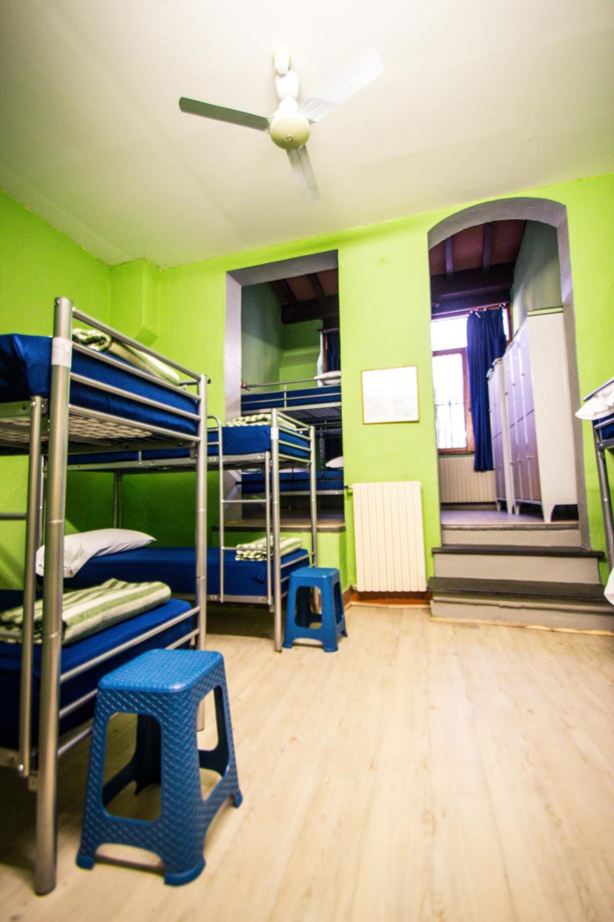 Bed in 10-Bed Mixed Dormitory Room photo 3