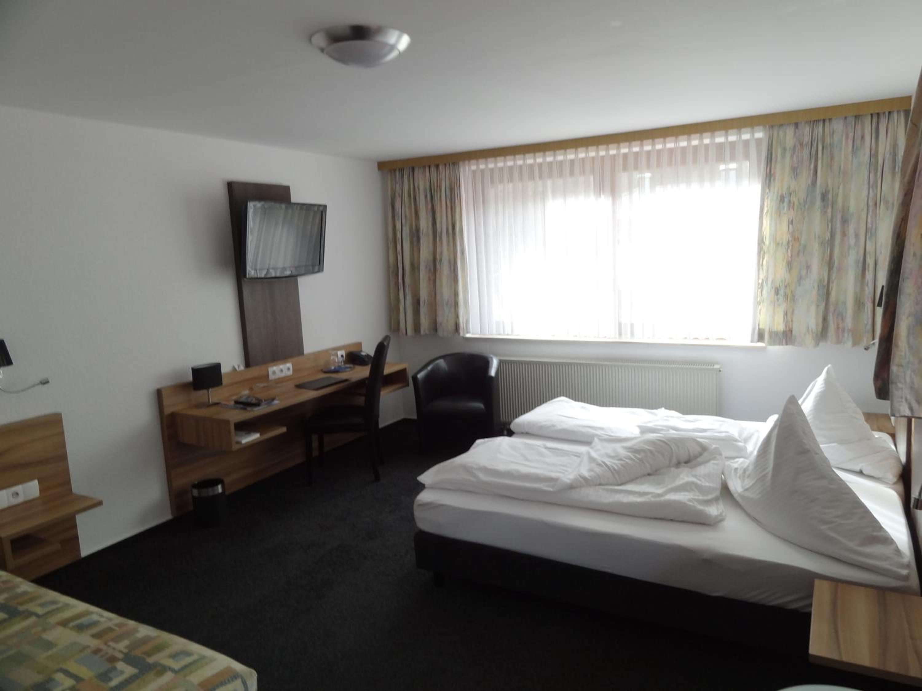 Double Room - Photo 7