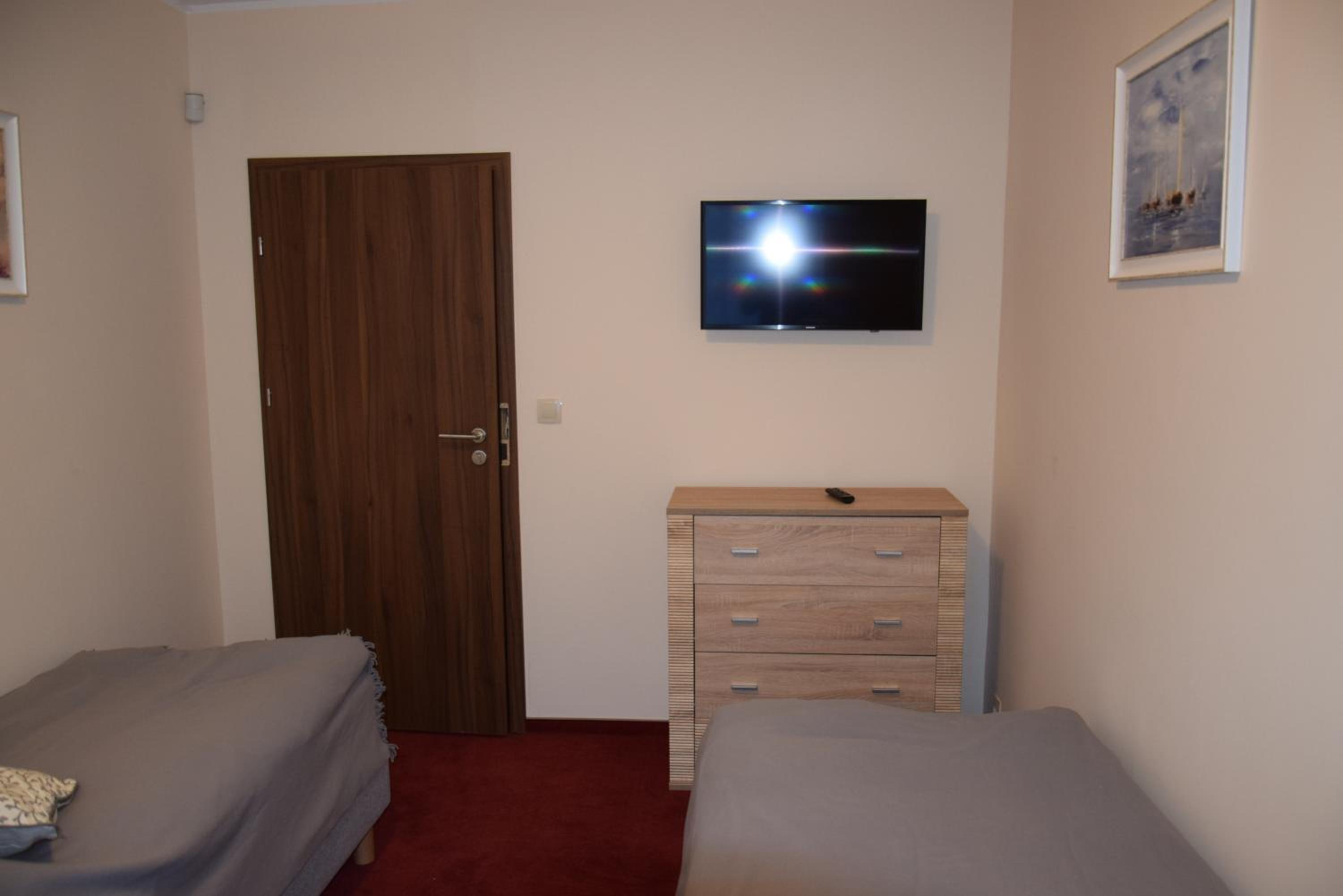 Twin Room with Shared Bathroom photo 3