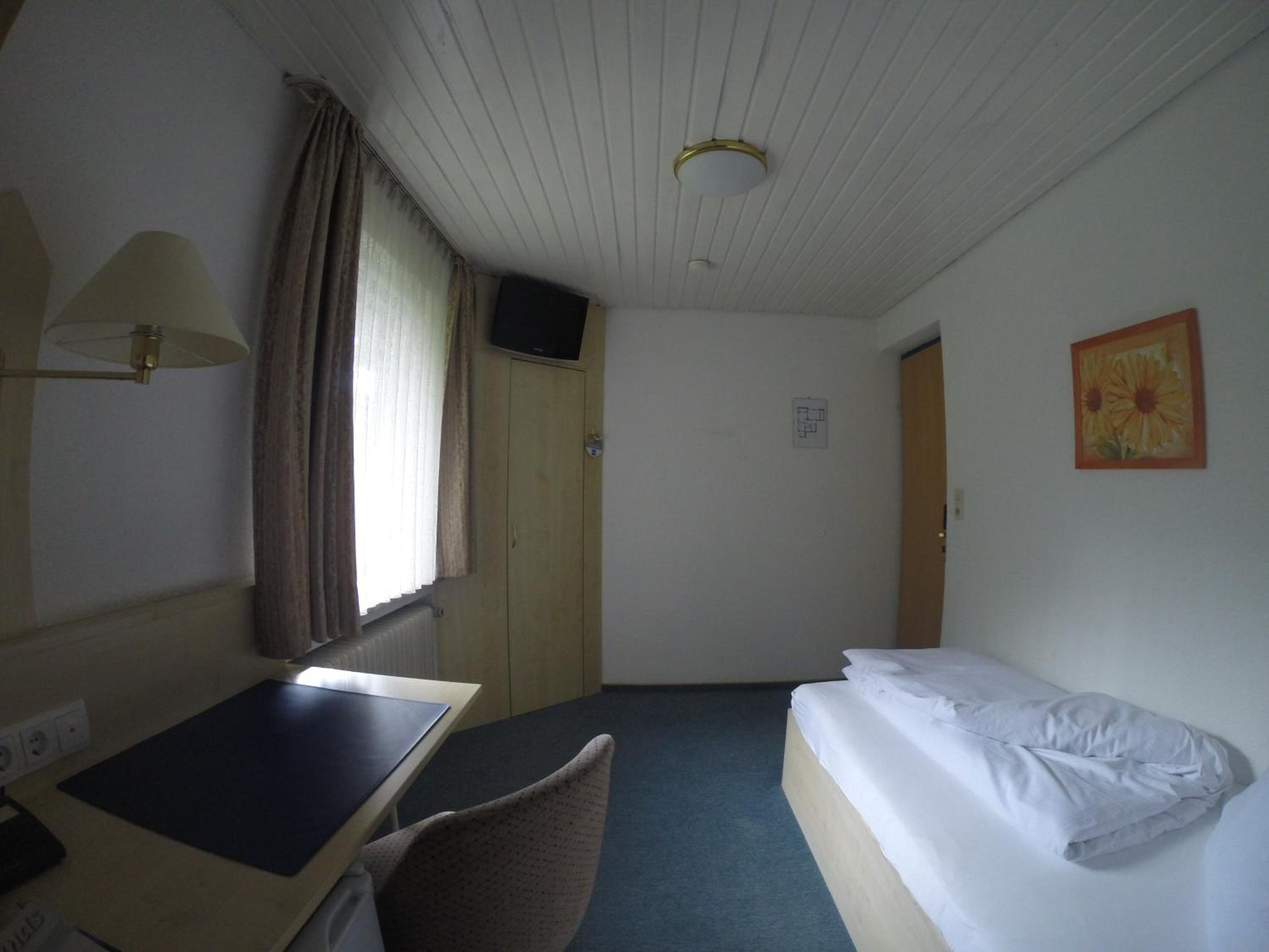 Budget Single Room photo 2