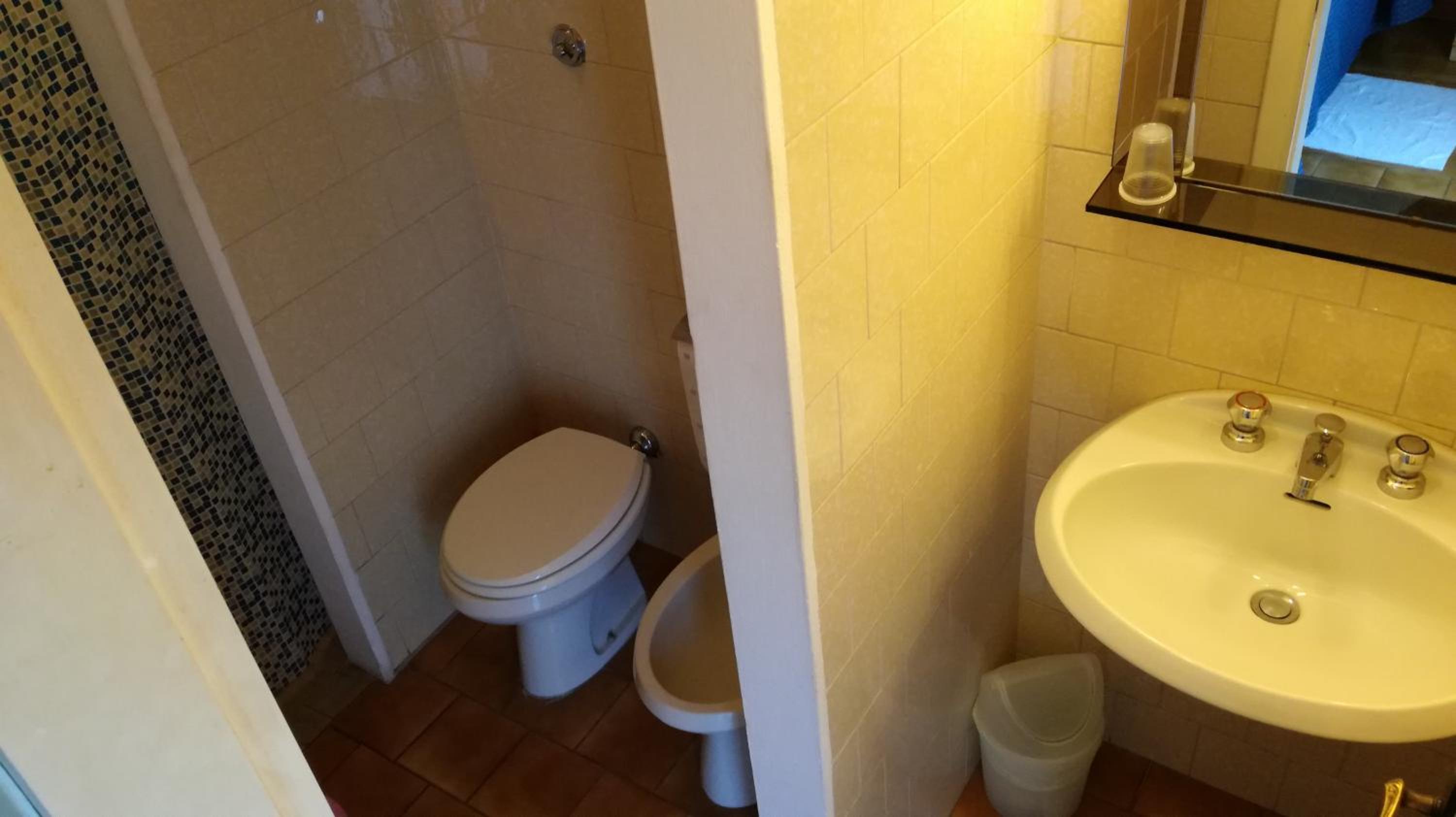 Standard Double Room - Photo 2