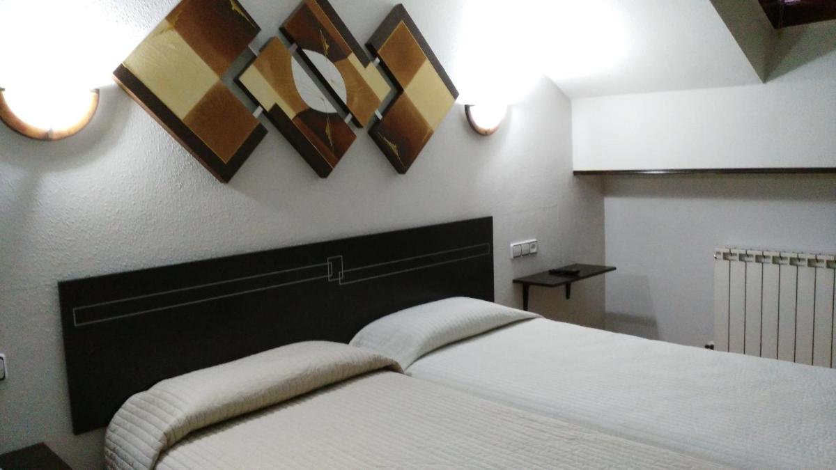 Double or Twin Room - Photo 10