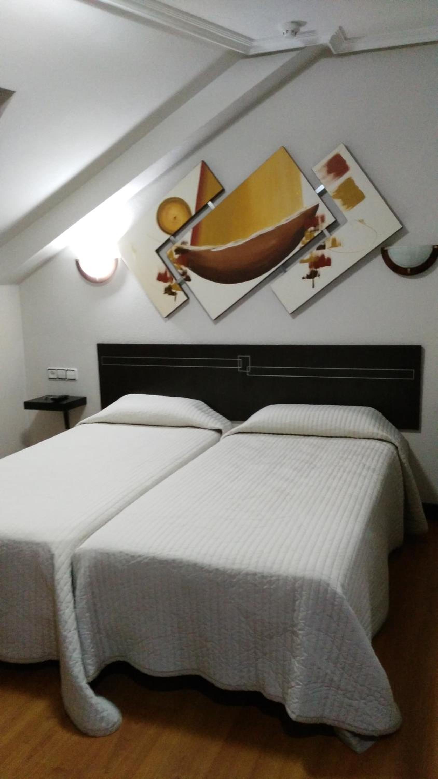 Double or Twin Room - Photo 14