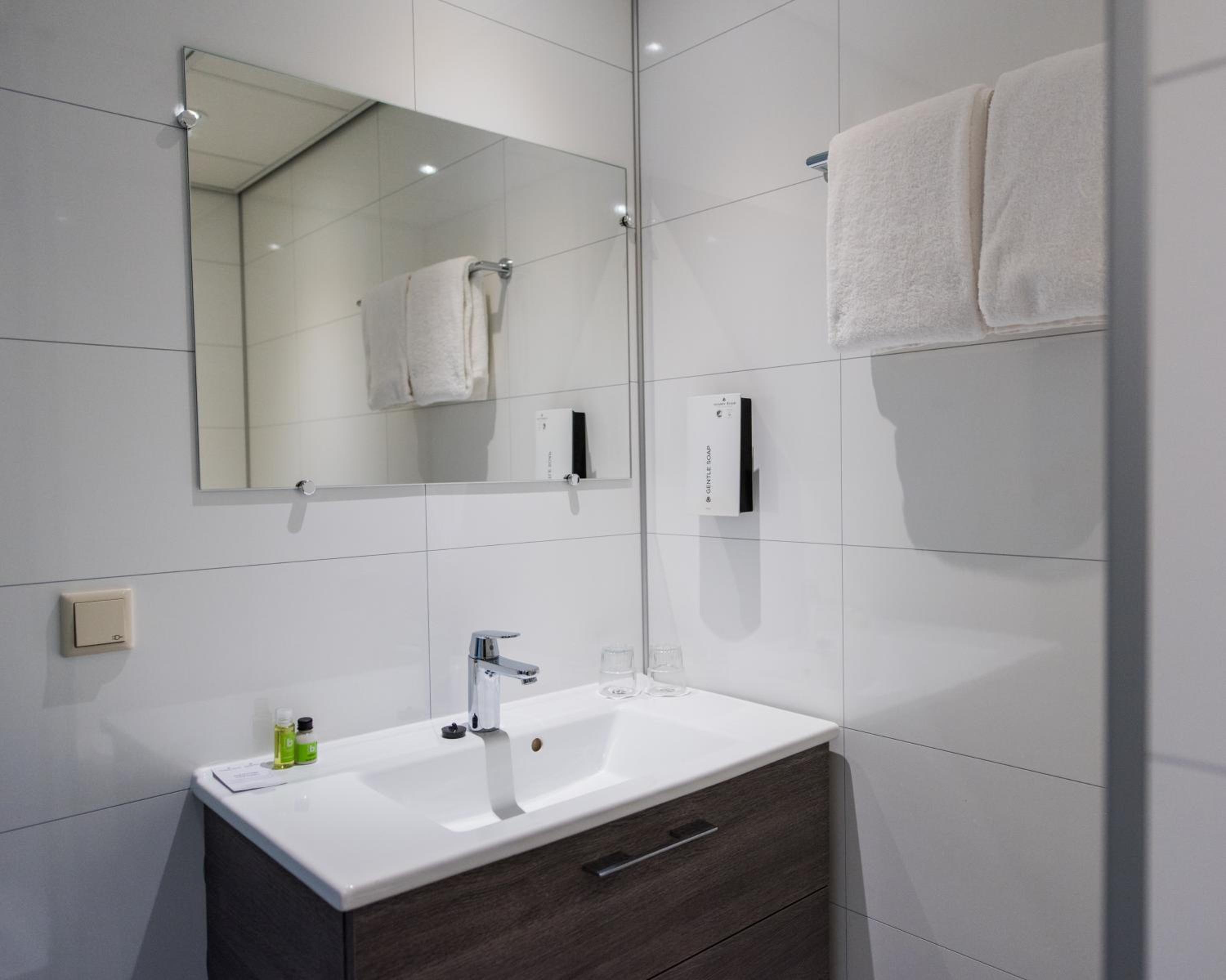 Standard Double Room - Photo 4