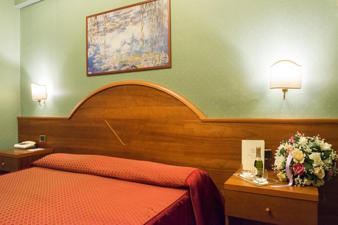 Classic Double or Twin Room - Photo 2