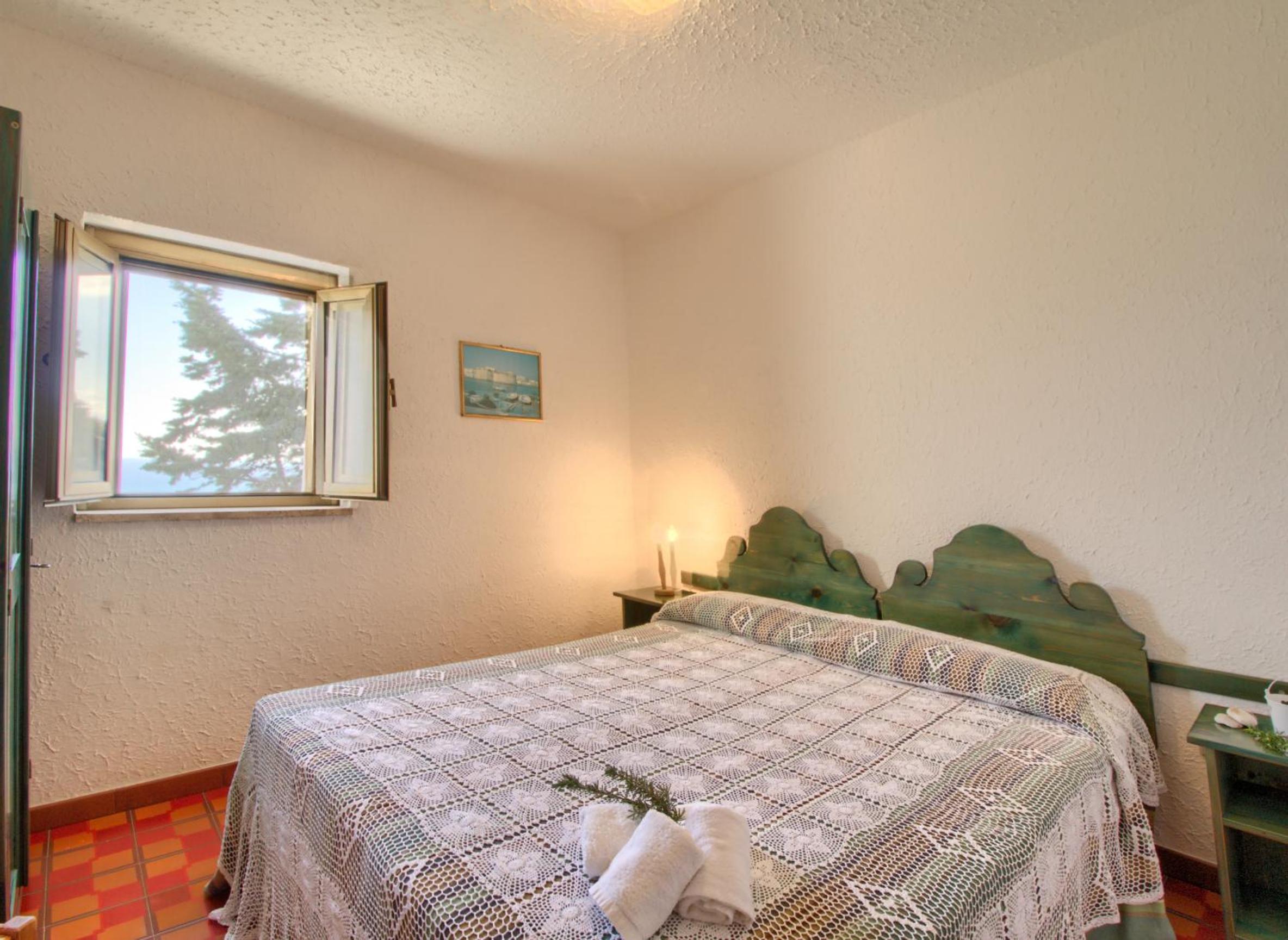 One-Bedroom Deluxe Apartment with Sea View
