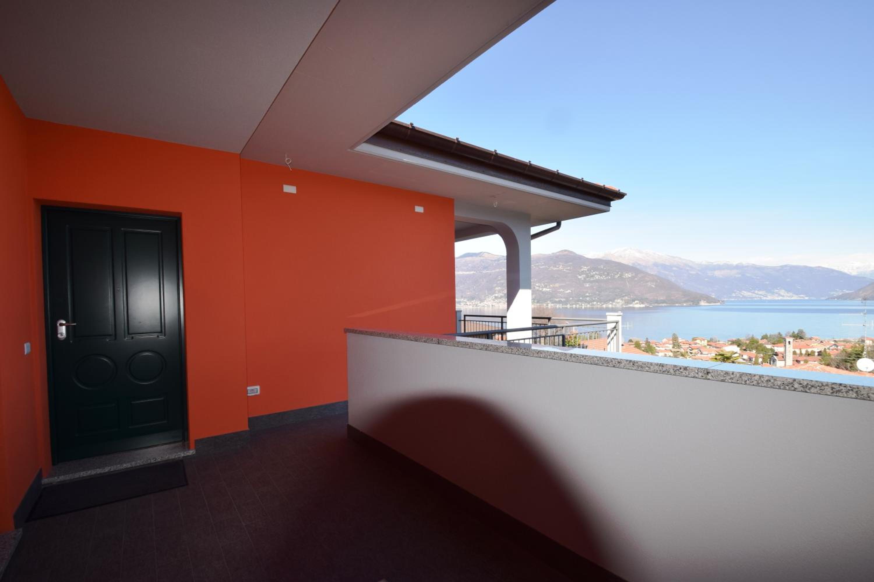 Apartment with Lake View photo 3