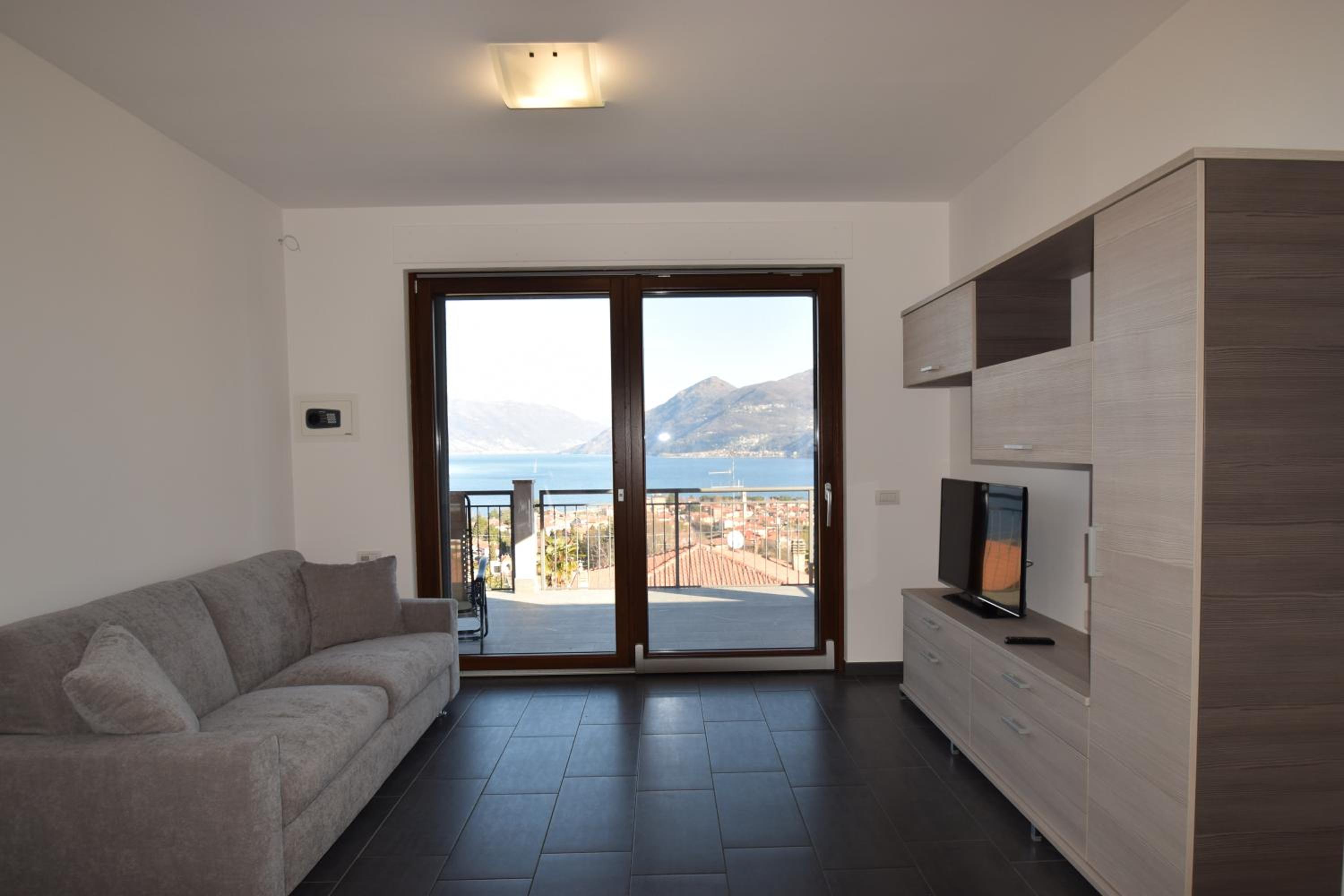 Apartment with Lake View photo 1