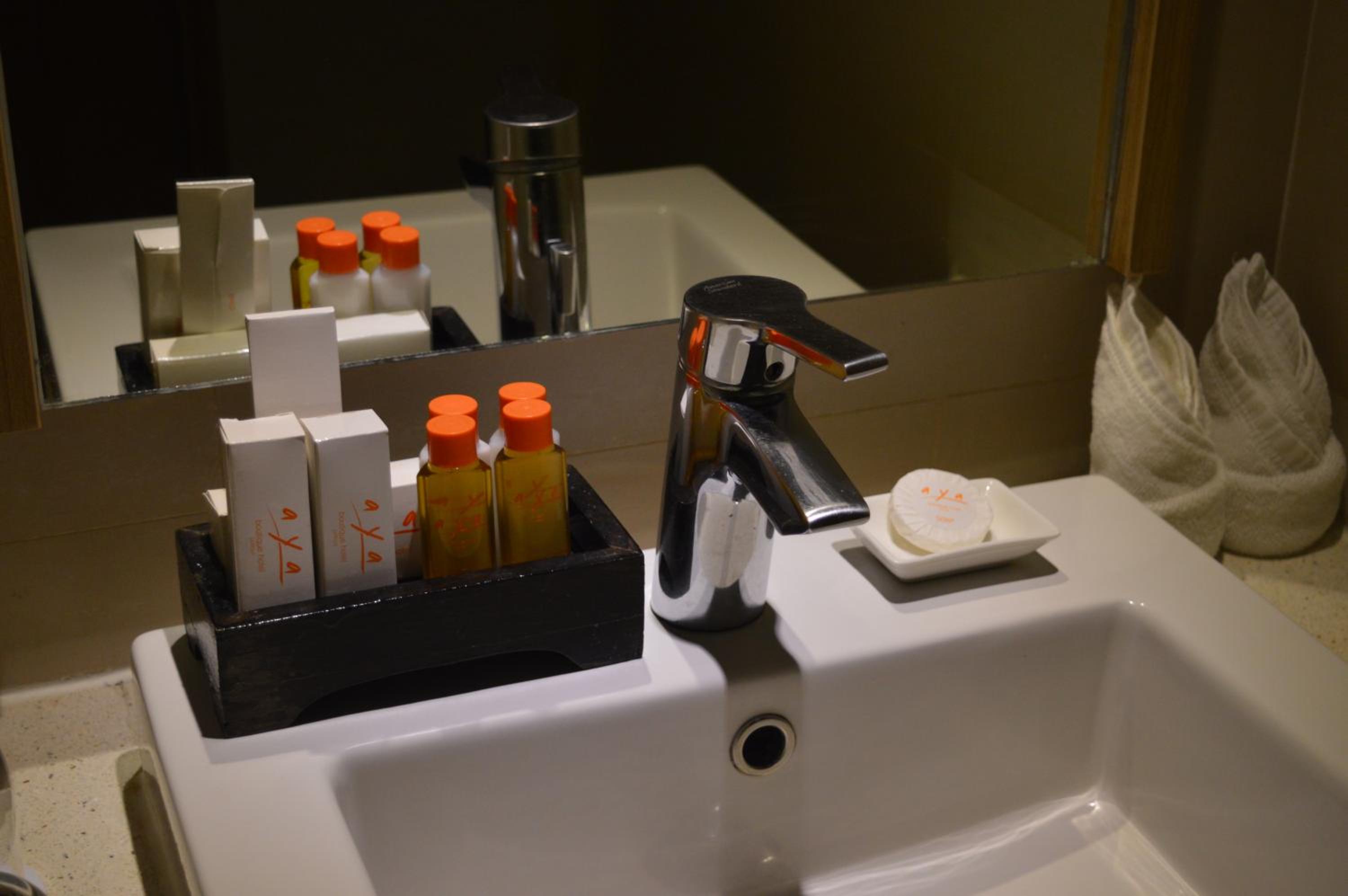 Deluxe Double or Twin Room - Photo 6