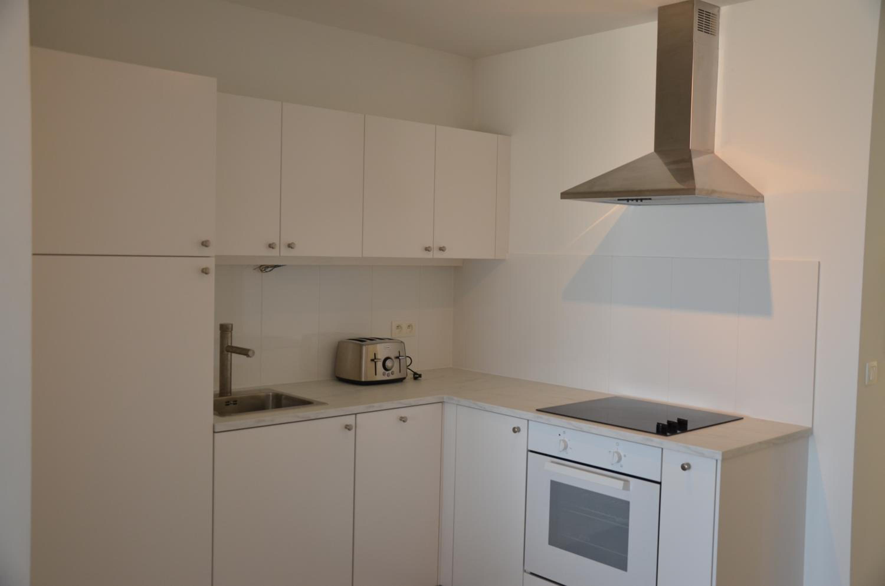 Apartment with Sea View - Photo 5