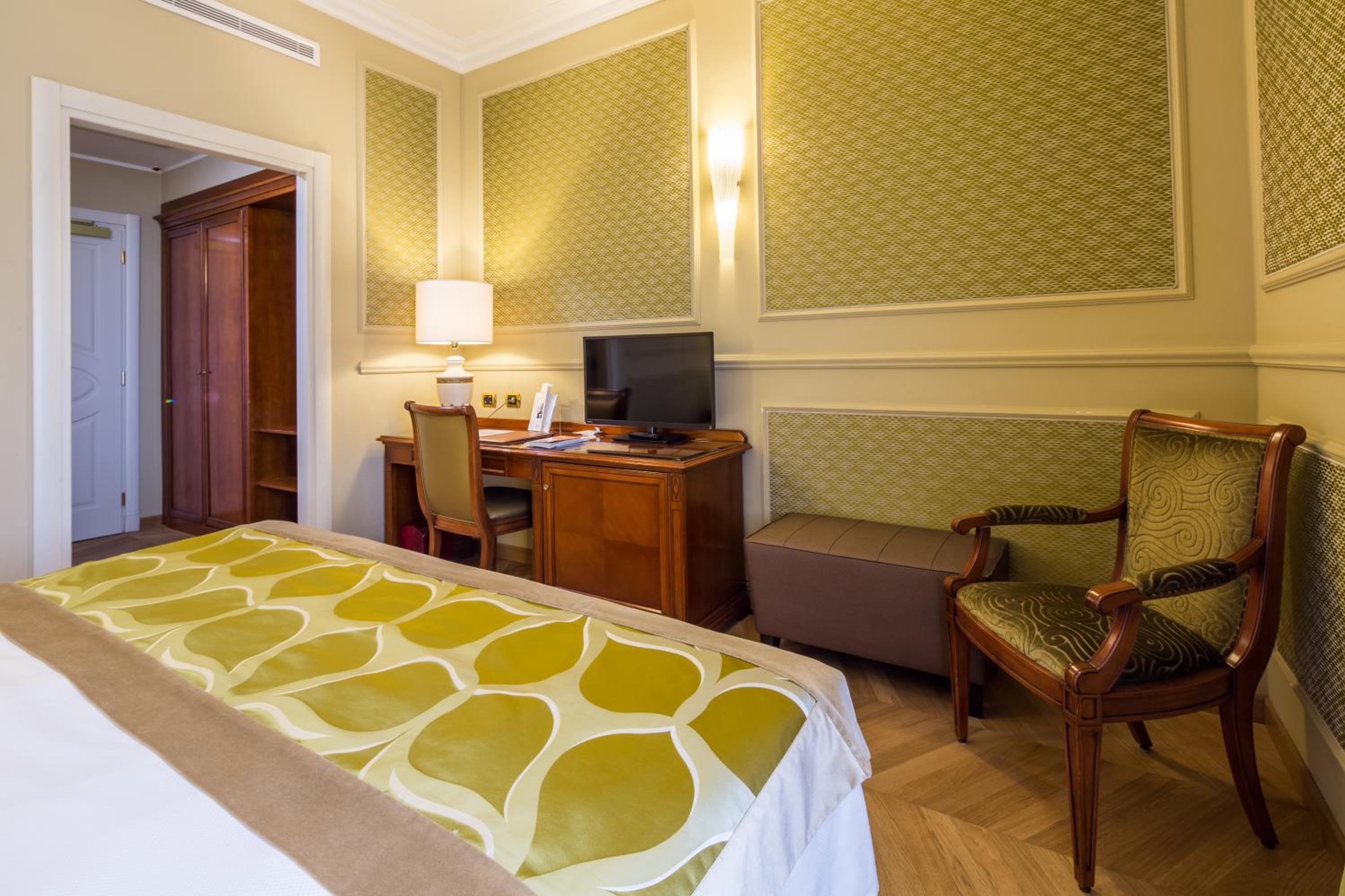 Double Room - Photo 3