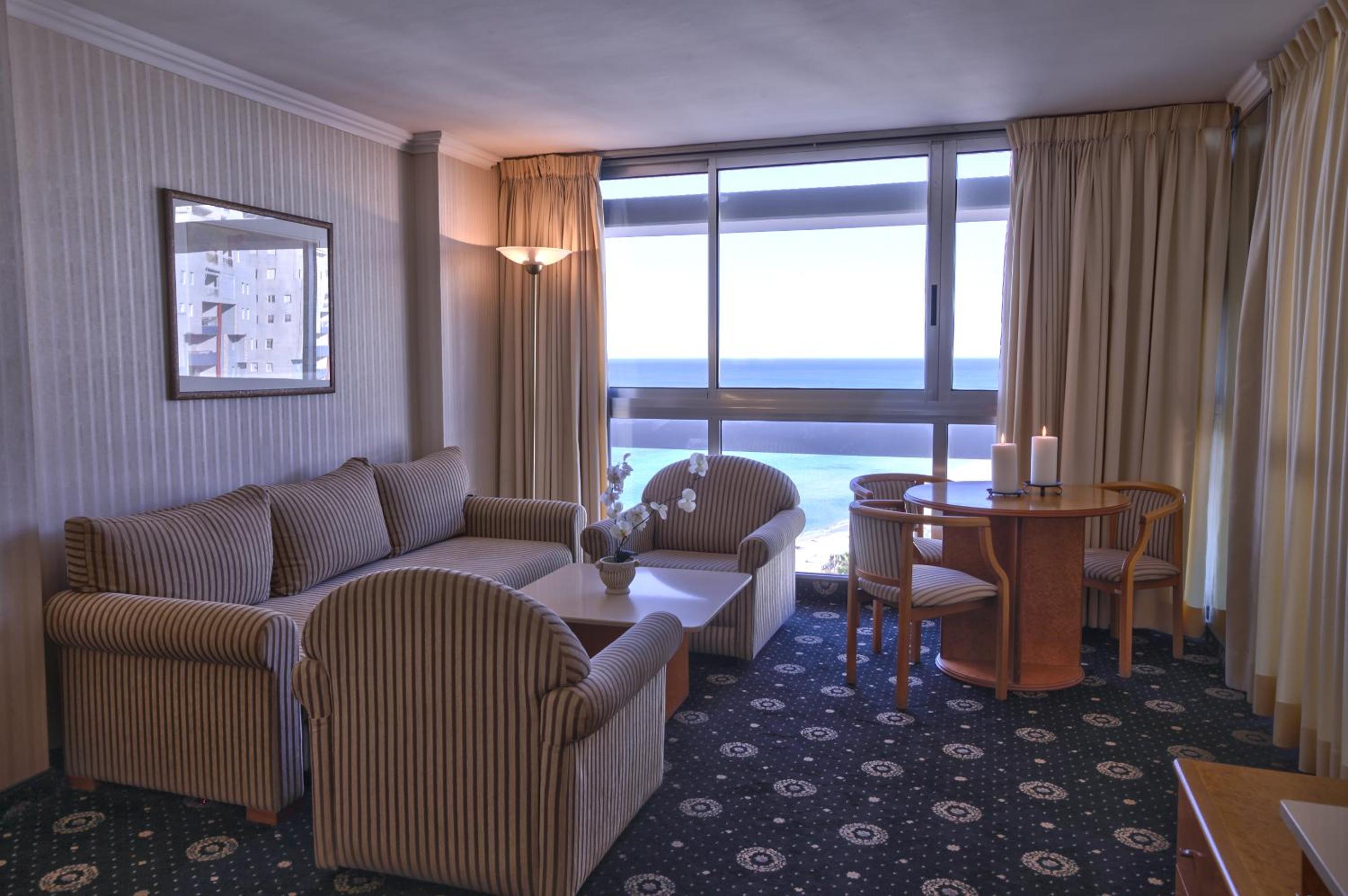 Junior Suite with Balcony and Sea View - Photo 5