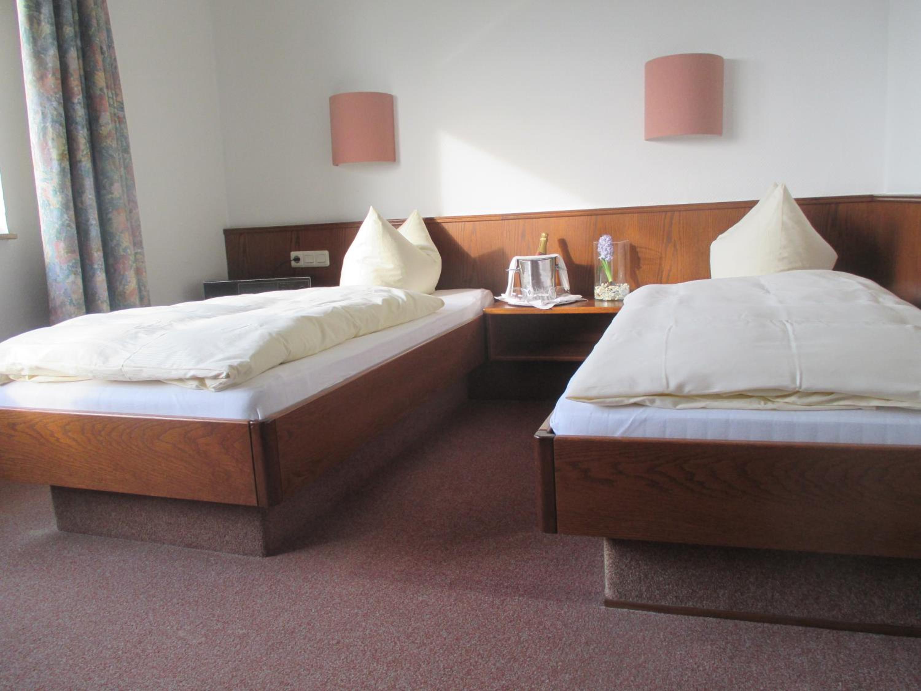 Economy Double Room photo 2